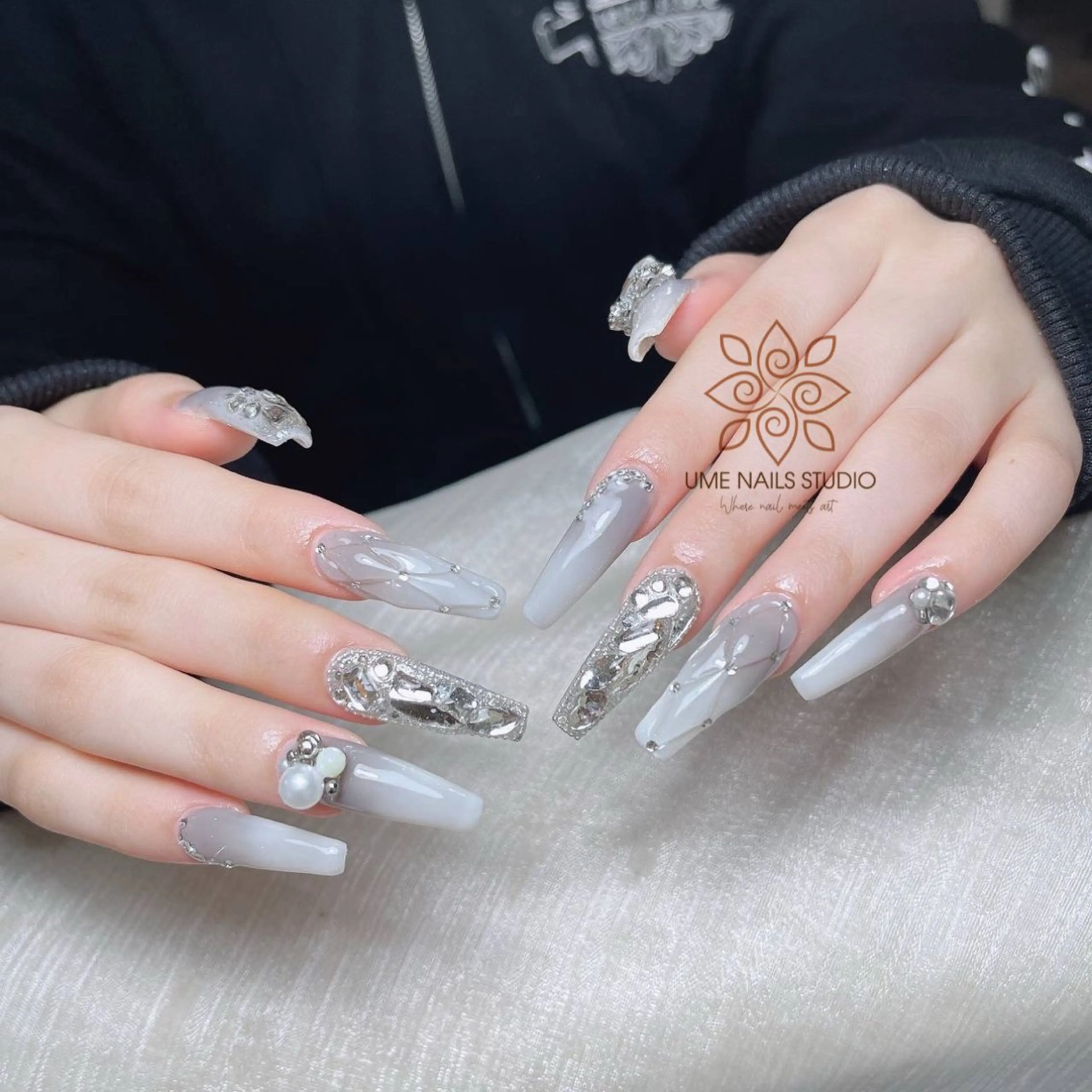 ネイル チークネイル クリアネイル ガーリー キラキラネイル 韓国ネイル ハンドネイル Ume Nail Studioのネイルデザイン