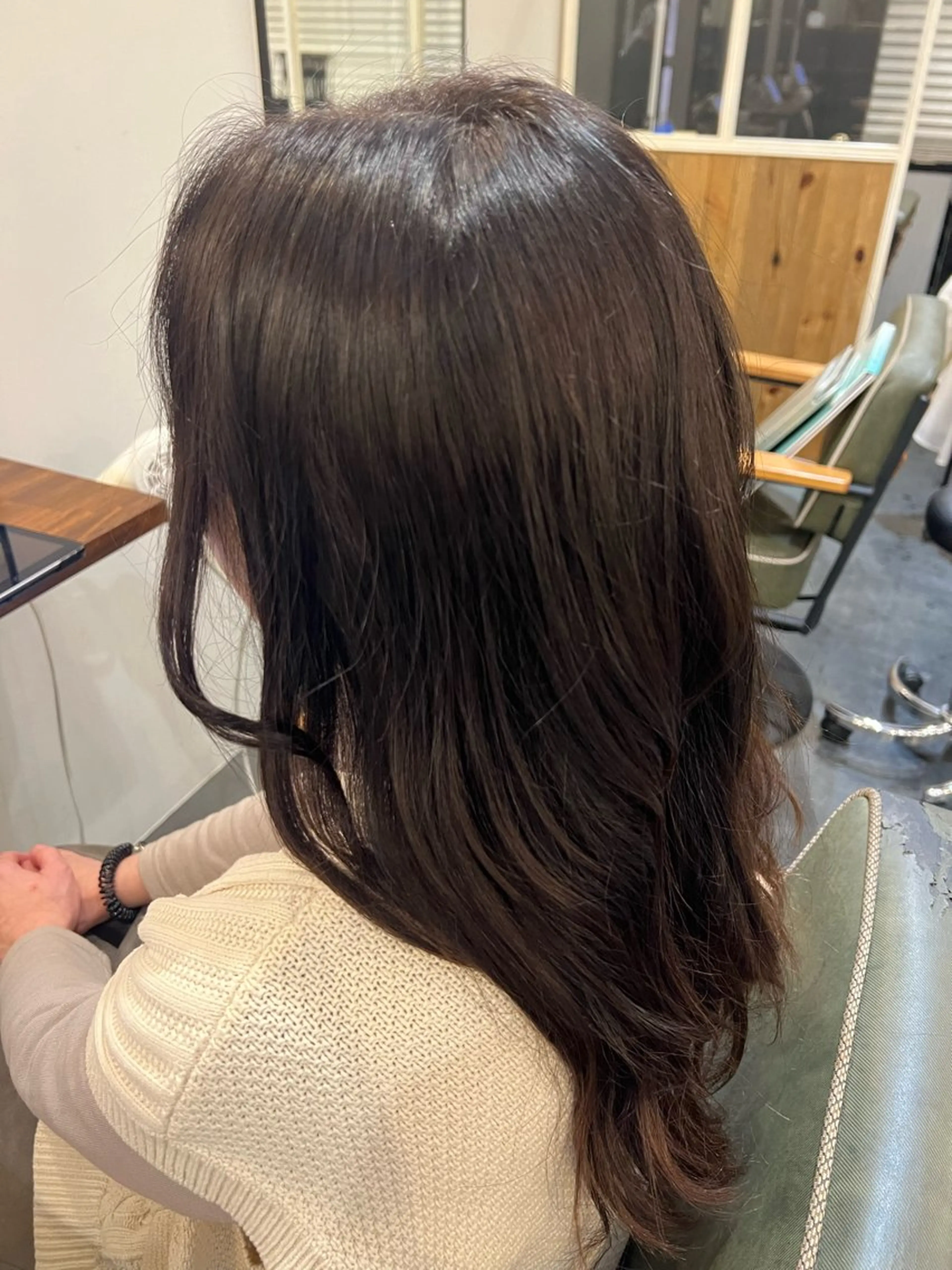 ロング カラー ブラウンカラー オリーブブラウン ヘアカラー トリートメント シウ門前仲町所属・圓岡 睦美のヘアスタイル