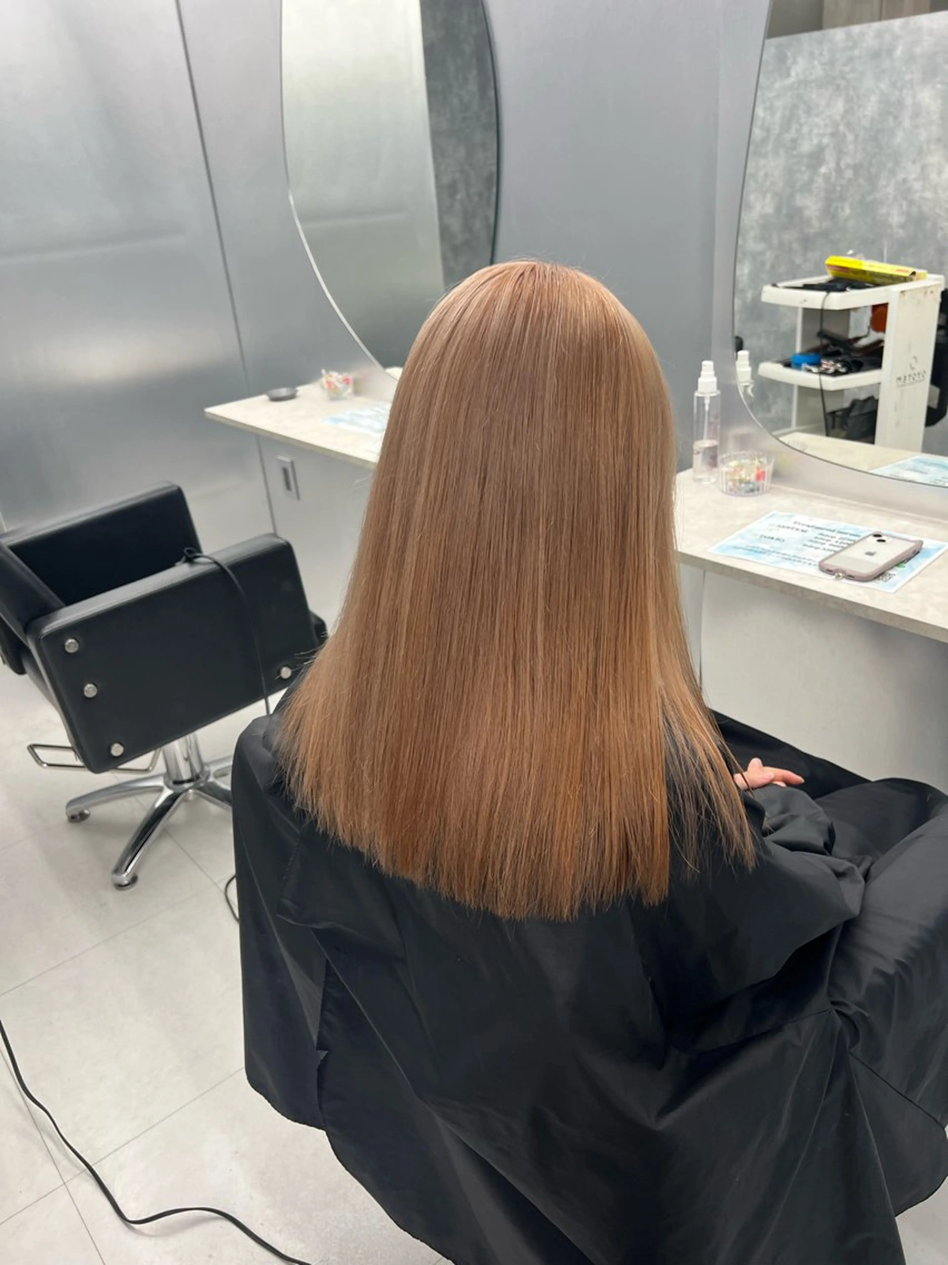 セミロング カラー ヘアカラー トリートメント 👑高評価多数エク ステ×ハイトーン唯澄のヘアスタイル