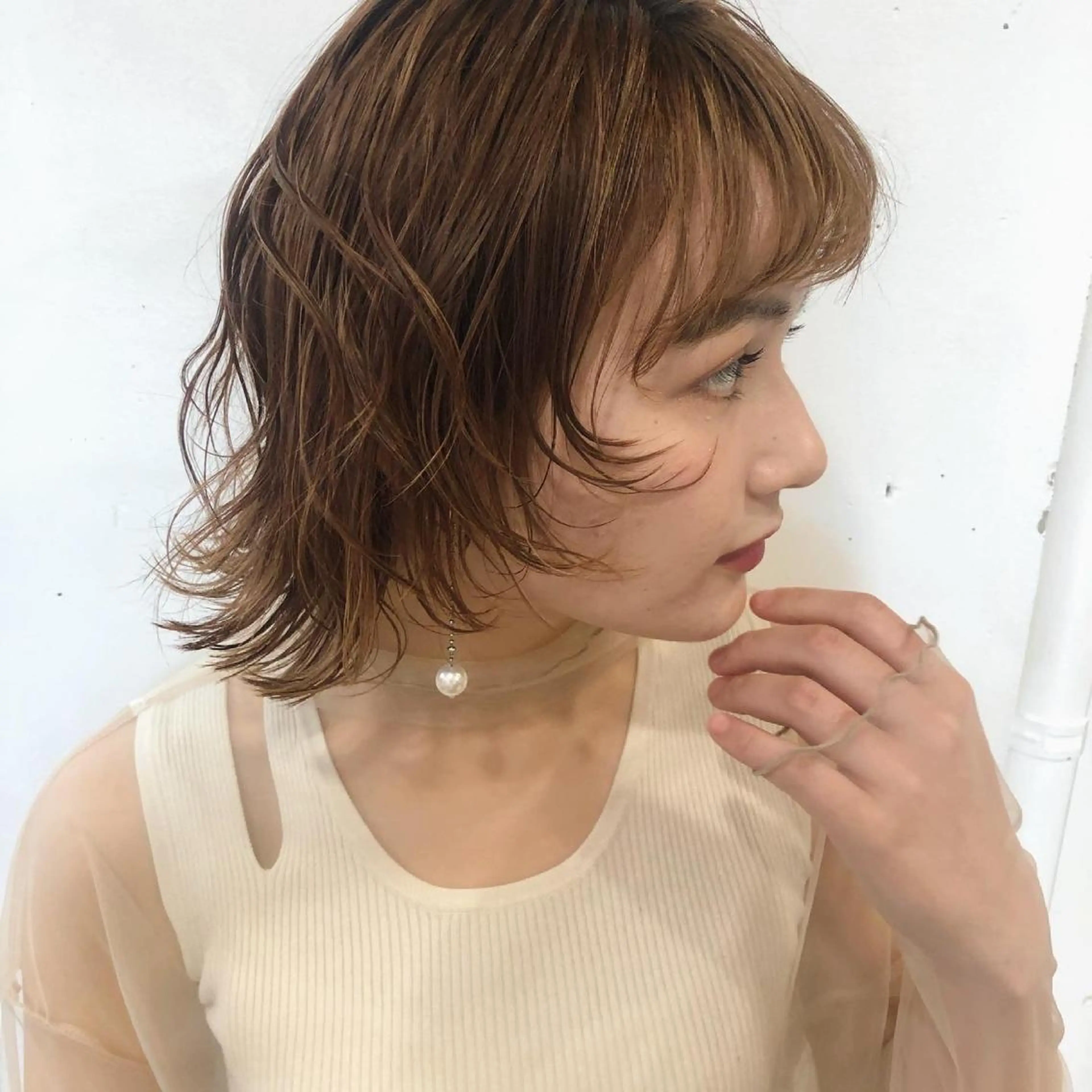 ミディアム カラー カット ヘアカラー ブリーチなしで透け感 暖色カラーボブaoiのヘアスタイル