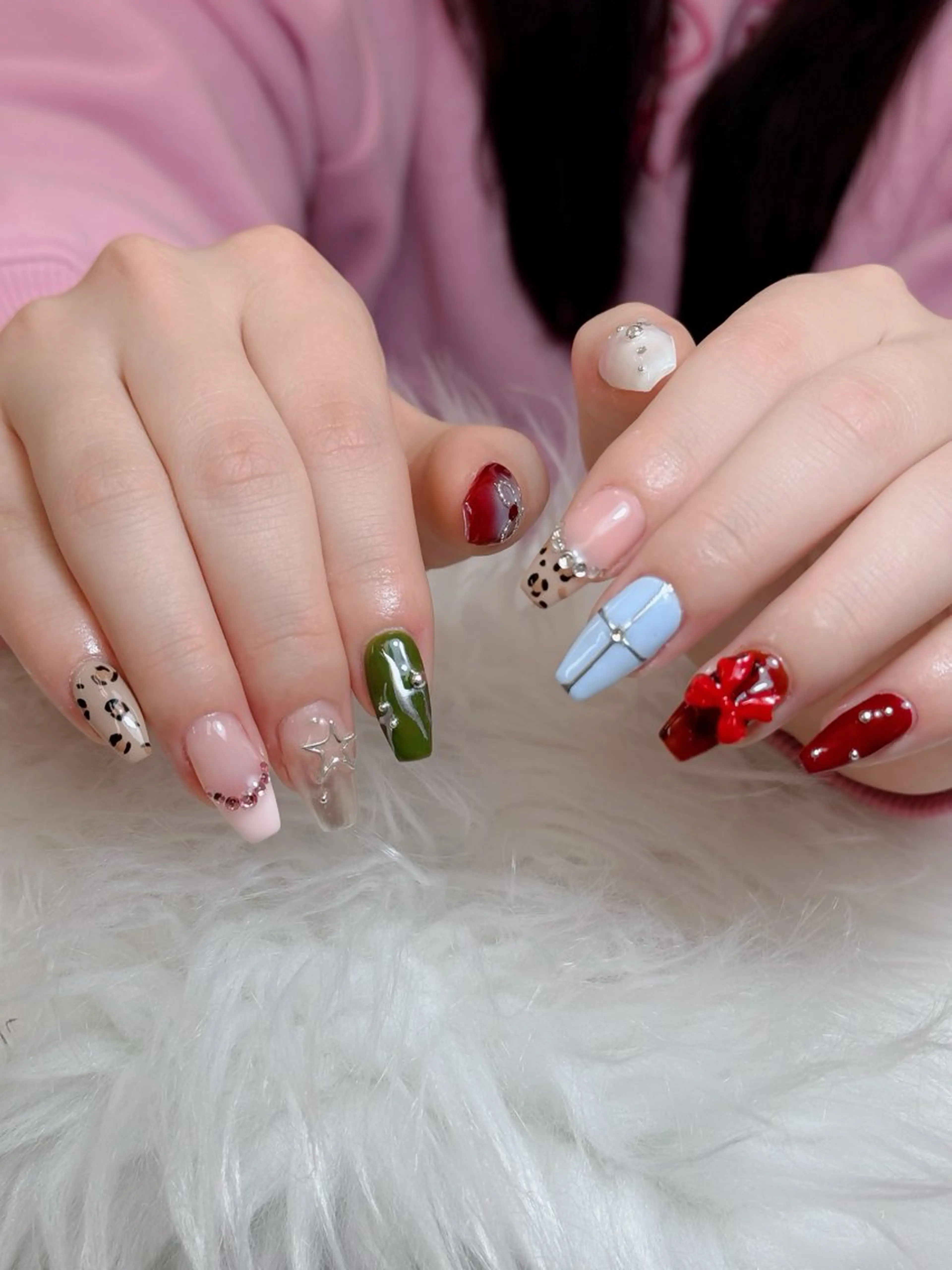 ネイル オーロラネイル チークネイル フットネイル フレンチネイル 韓国ネイル Lumi Nail Salon所属・Lumi Nail 新大久保3‘のネイルデザイン