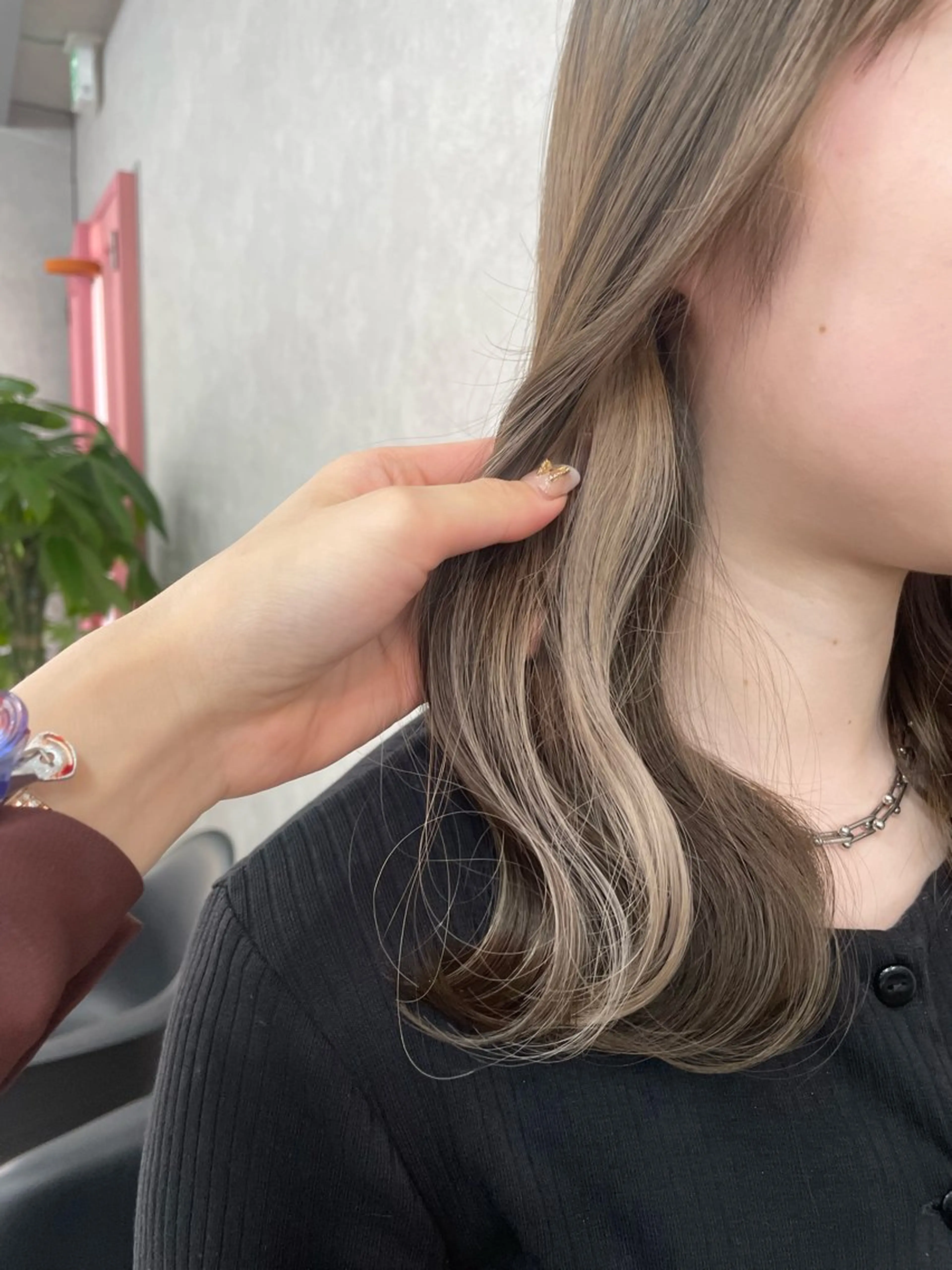 カラー 髪質改善 UN BLEACHのヘアスタイル