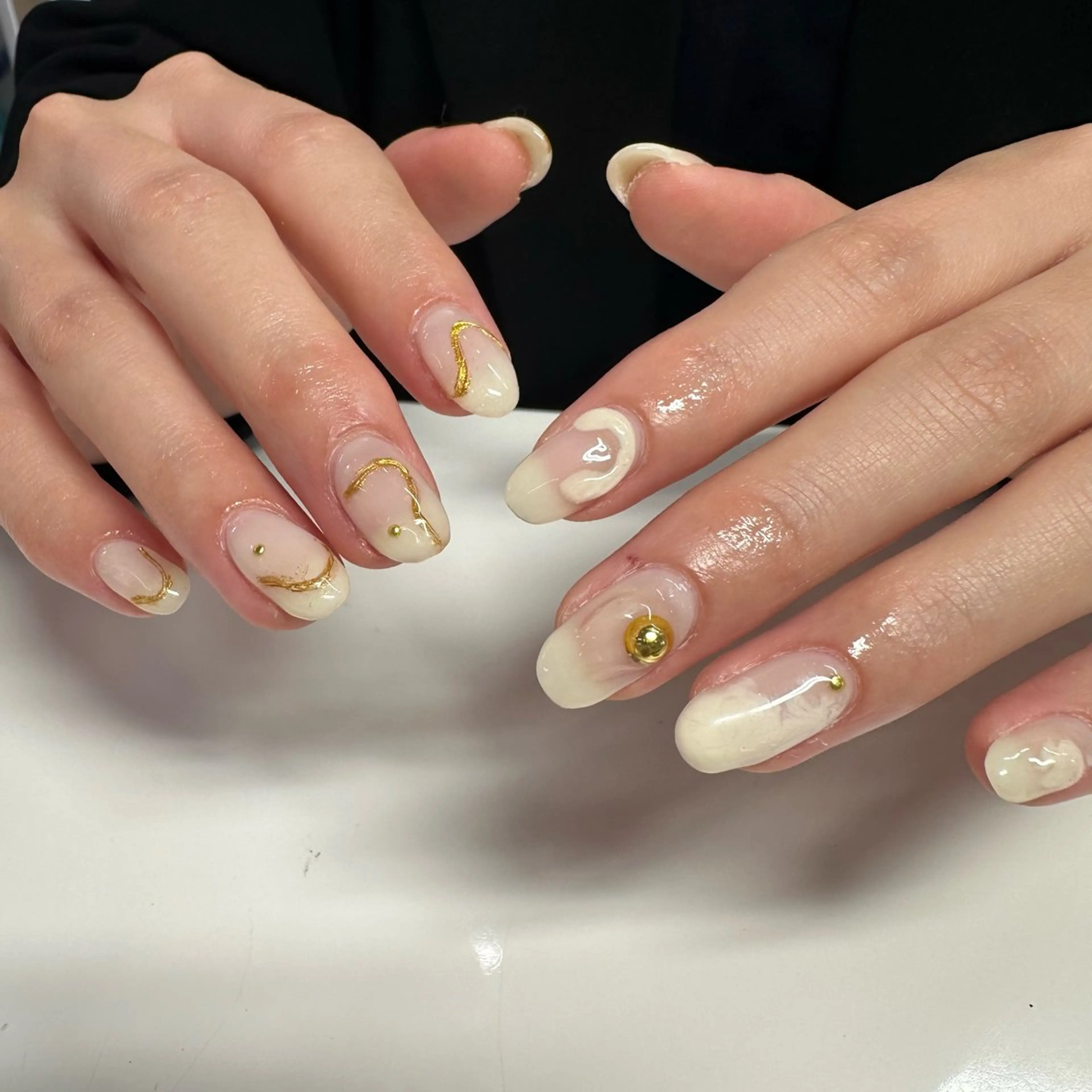 ネイル アートネイル ニュアンスネイル ハンドネイル WOLTOKYO yunaのネイルデザイン
