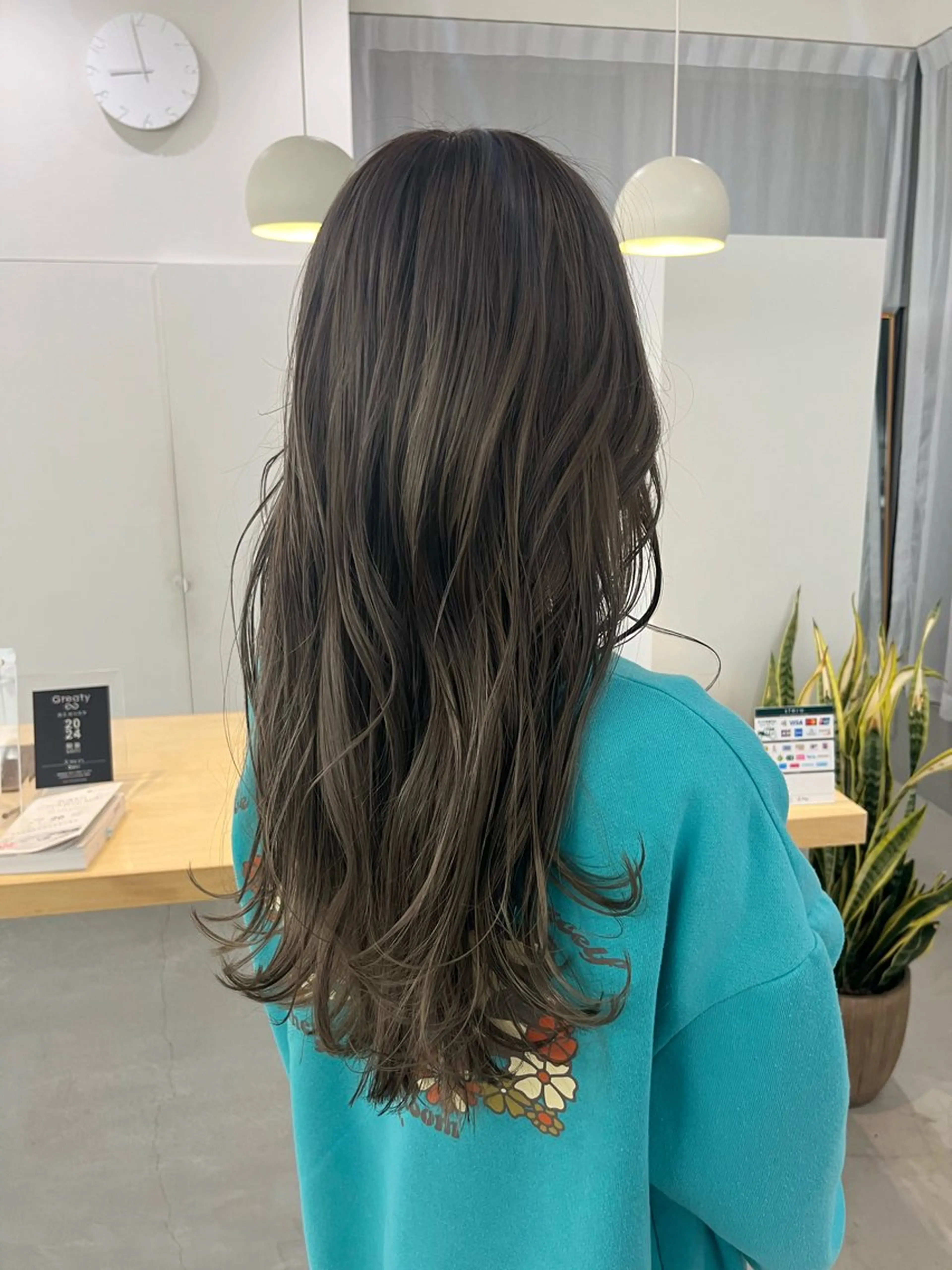 カラー 瀬長なおみ U too e'sのヘアスタイル