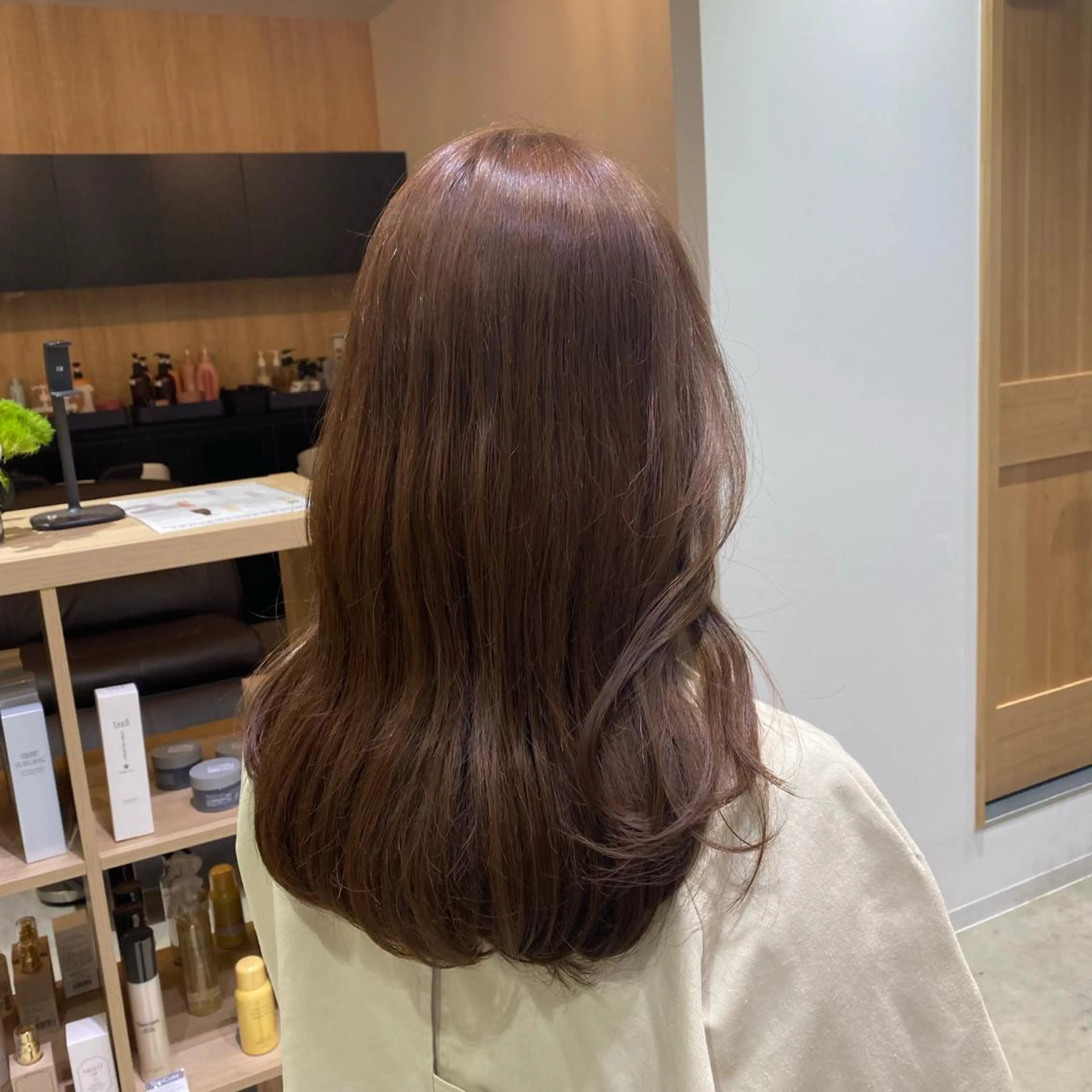 ロング fumi🪞血色感 アップ艶カラーのヘアスタイル