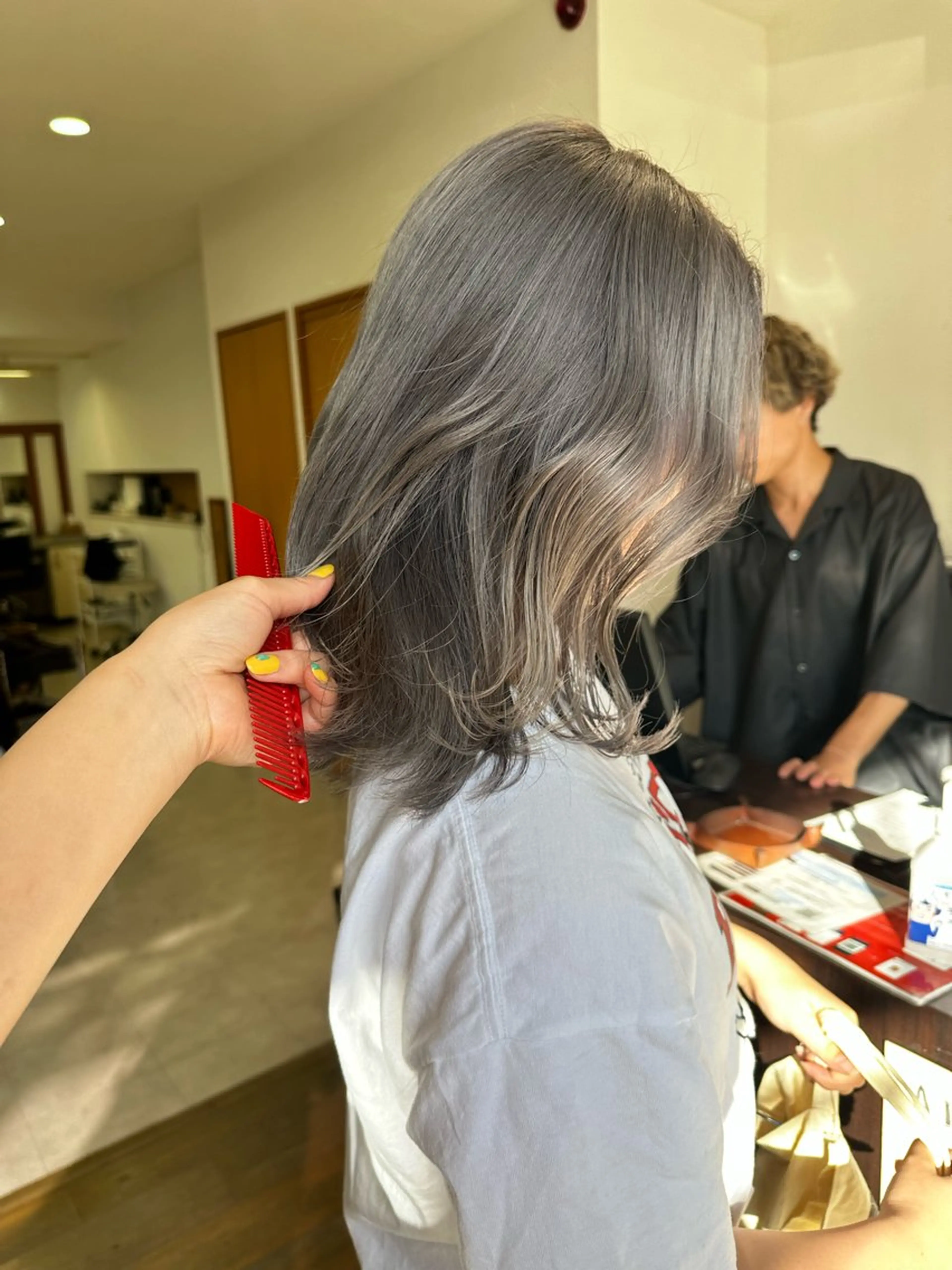 ミディアム カラー カット ヘアカラー トリートメント peg.hair所属・ブリーチカラー🫧 森　凪沙のヘアスタイル