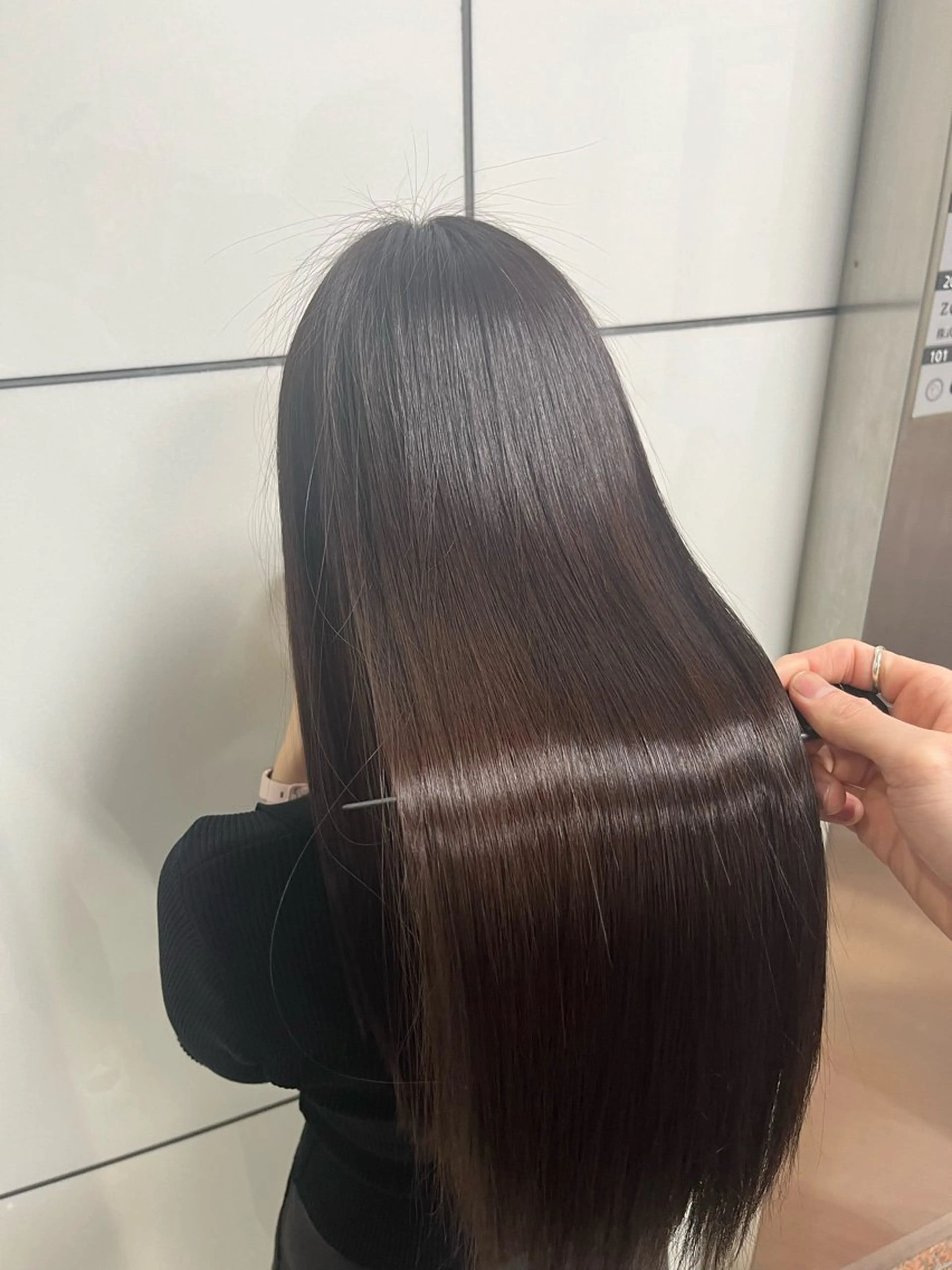 ロング カット ヘアカラー 縮毛矯正 トリートメント 石原 悠貴のヘアスタイル