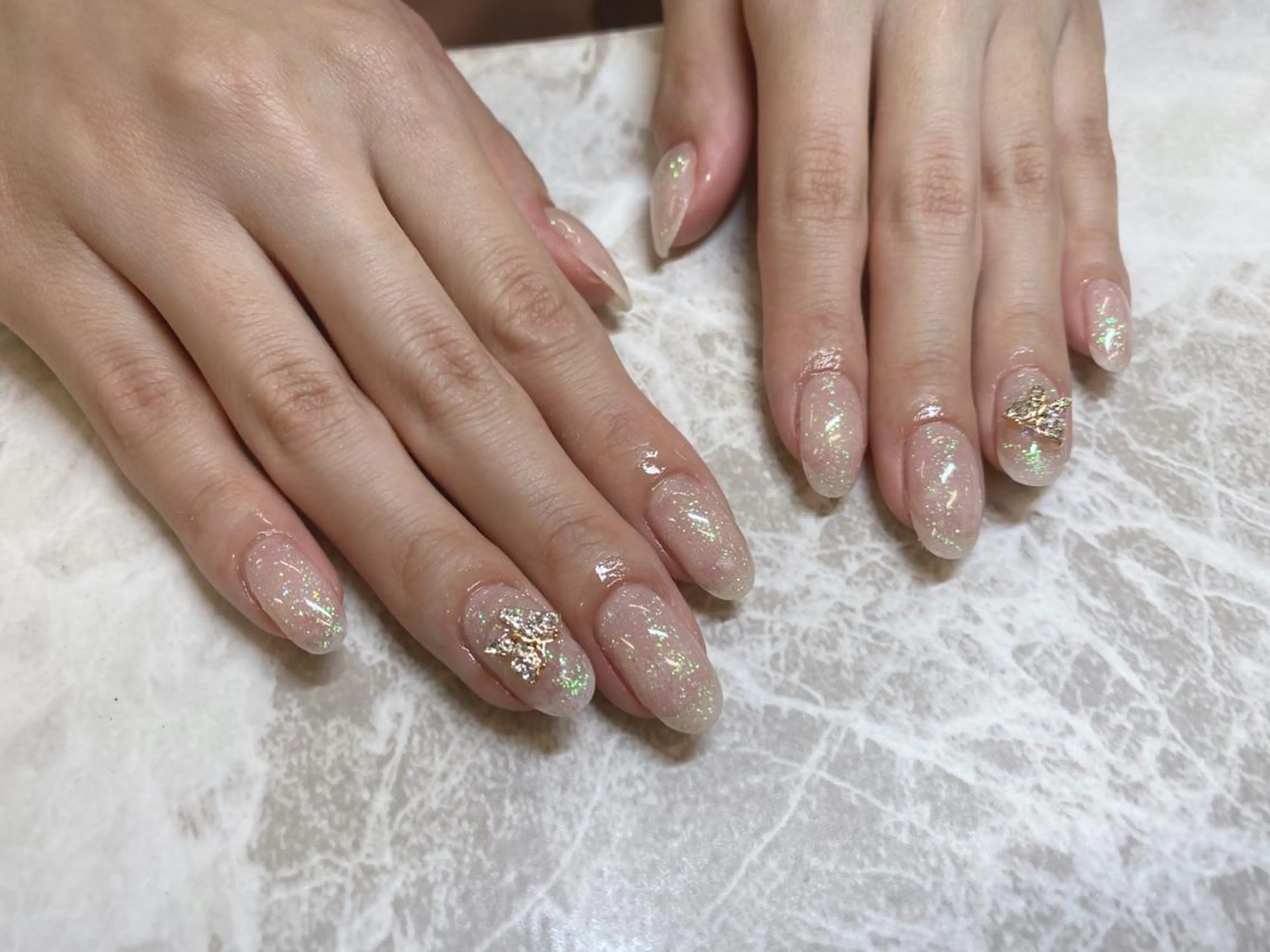 ネイル 長さ出し フットネイル フレンチネイル ジェルネイル キラキラネイル ハンドネイル salon  Lilou所属・salon Lilouのネイルデザイン