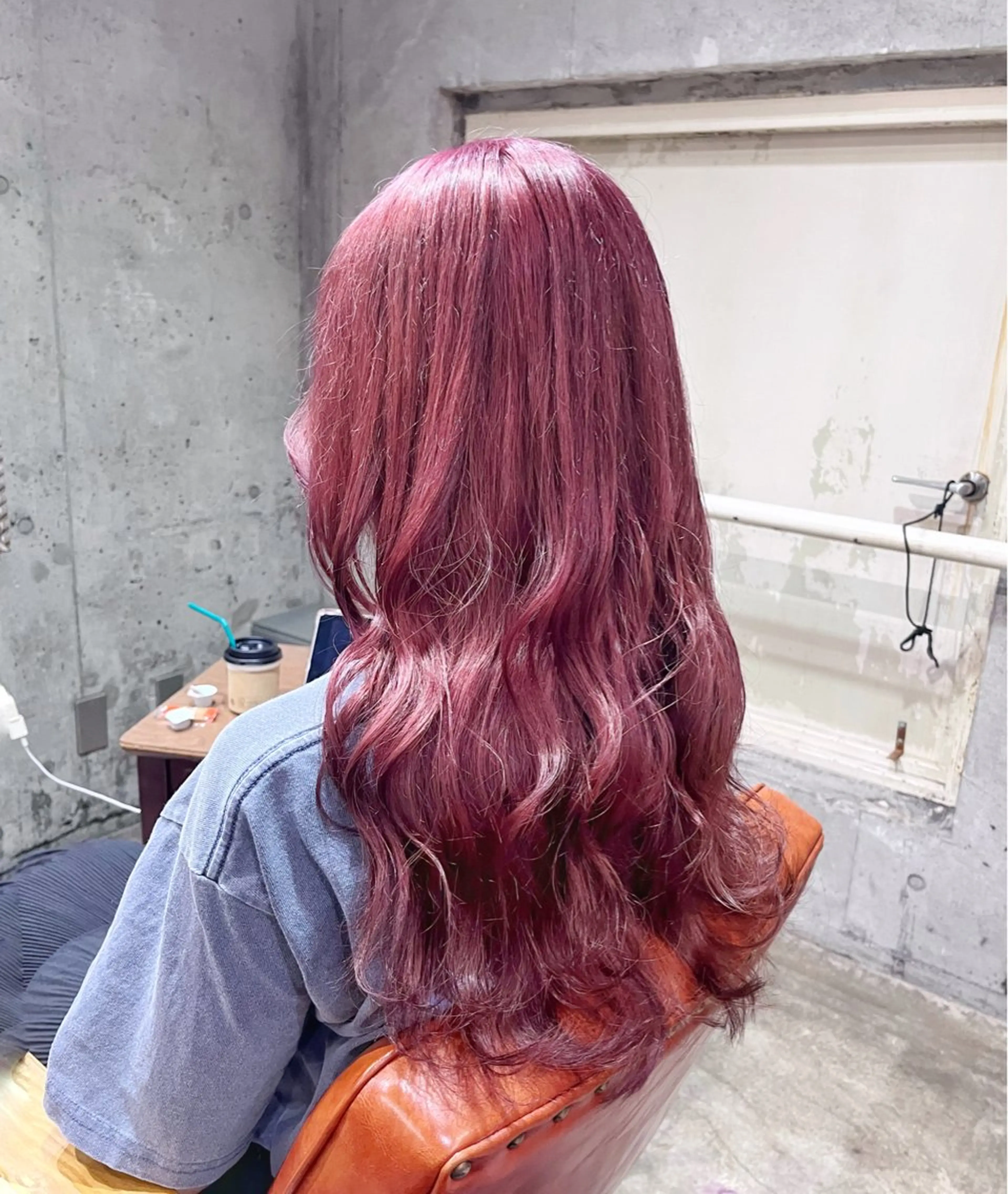 ロング カラー ヘアアレンジ ブリーチ ヘアカラー ピンクカラー🩷 ヘアセットＮＯ.1のヘアスタイル