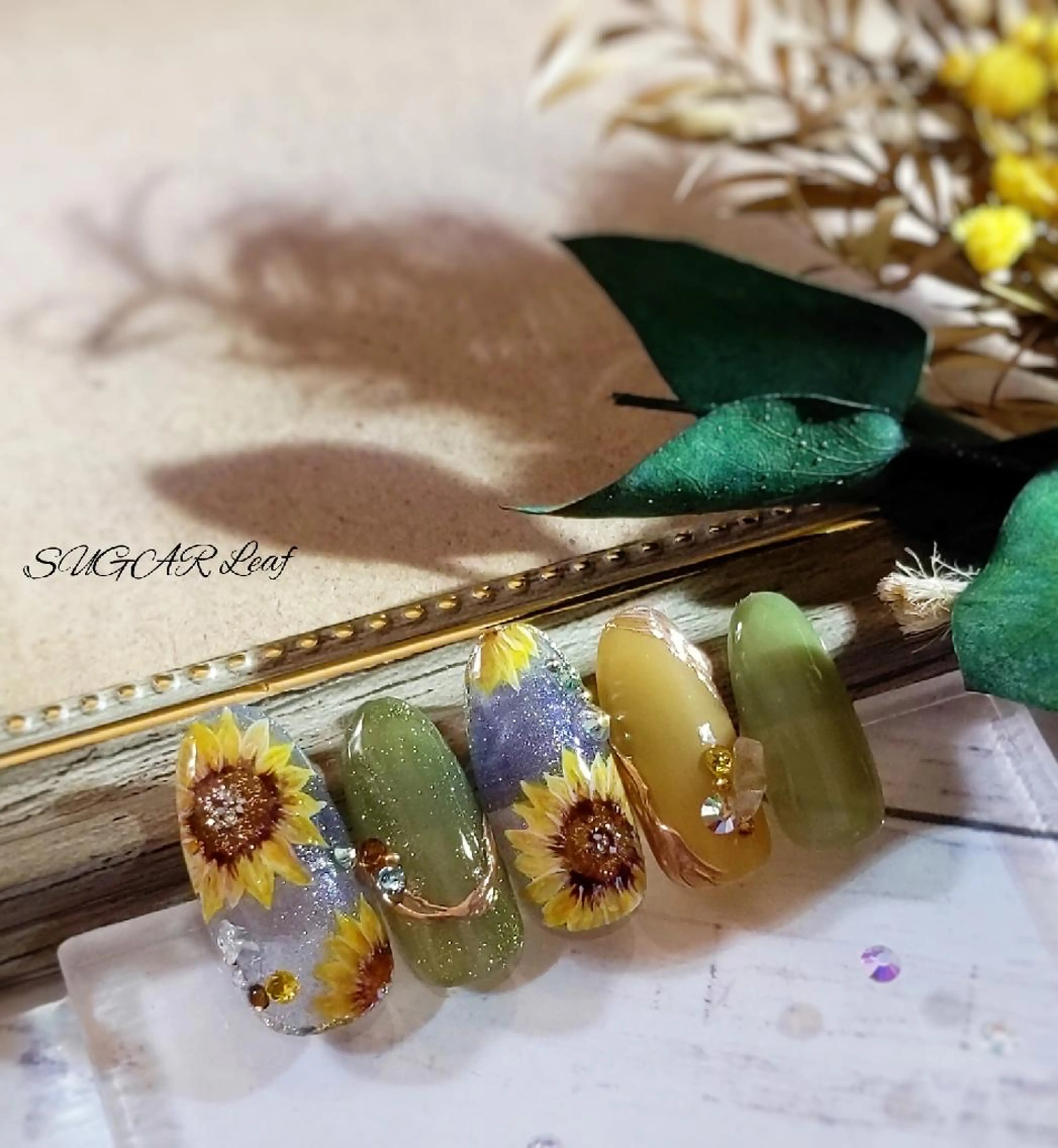 ネイル SUGAR Leafのネイルデザイン