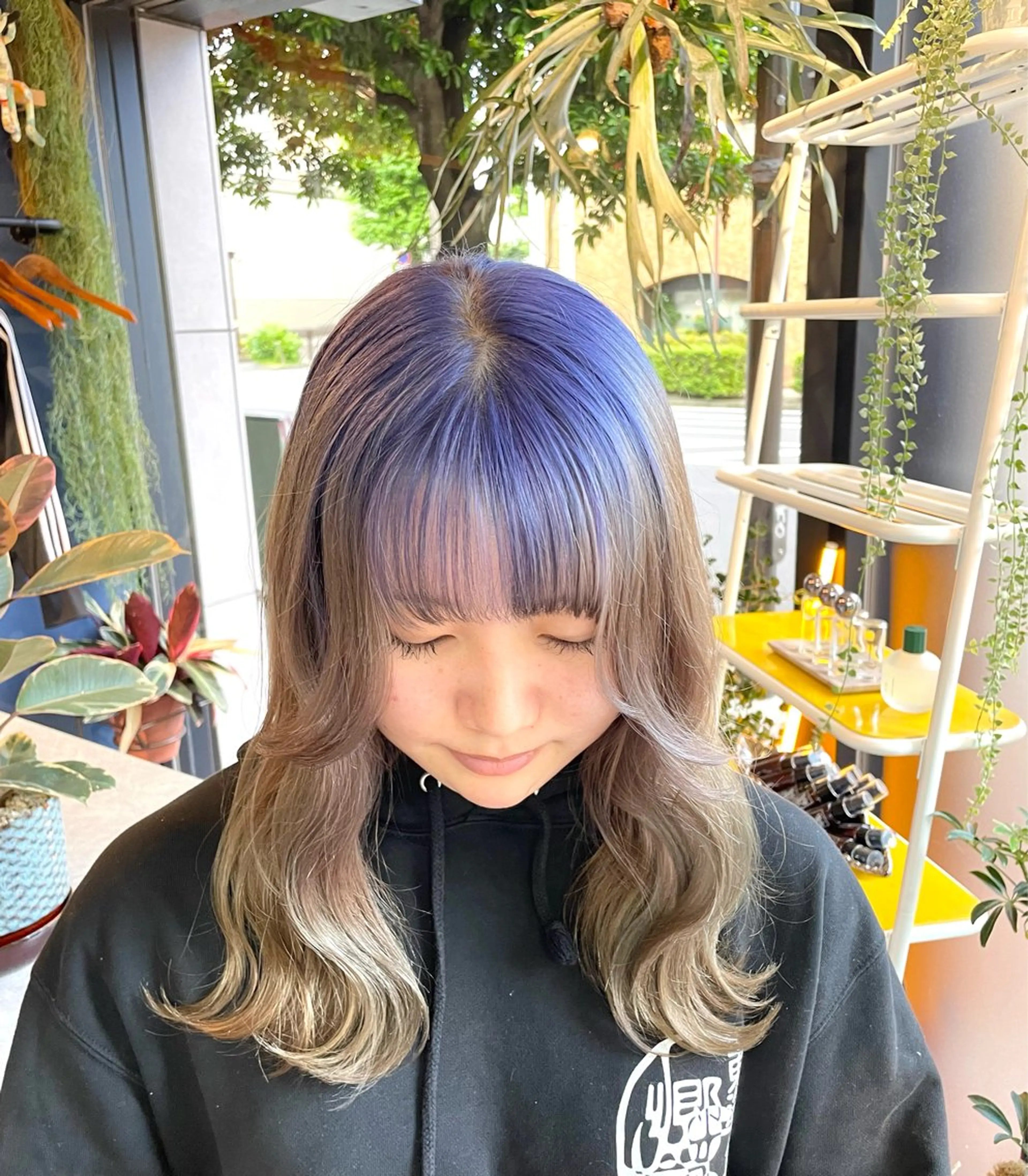 ロング カラー RINOSHORES YOKOHAMA.日本大通り店所属・ハイトーン nagisaのヘアスタイル