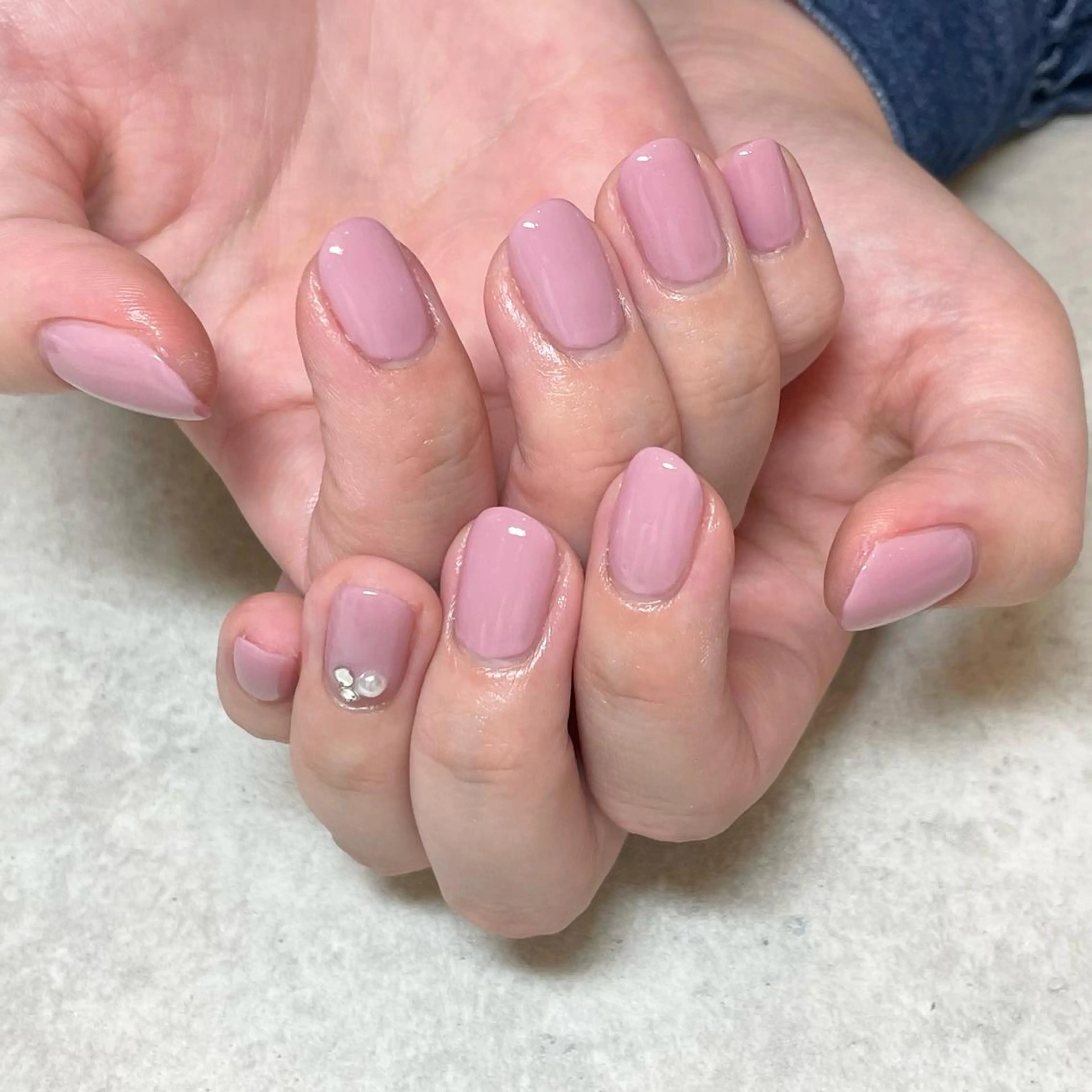 ネイル ワンカラーネイル CHOUETTE Shioriのネイルデザイン