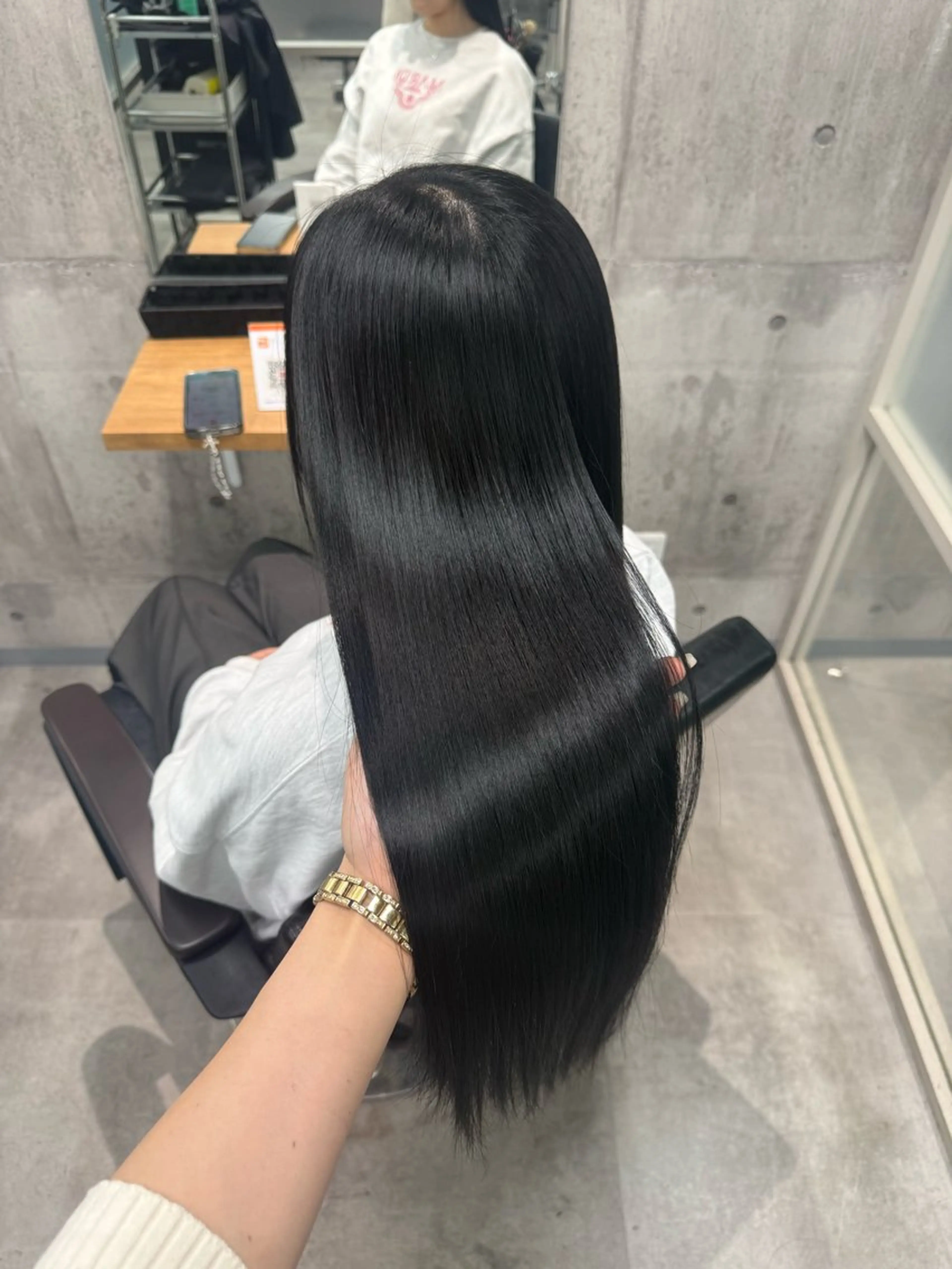 【ブリーチ毛🆗】ワンカラー＋酸性ストレート★+ﾟの写真