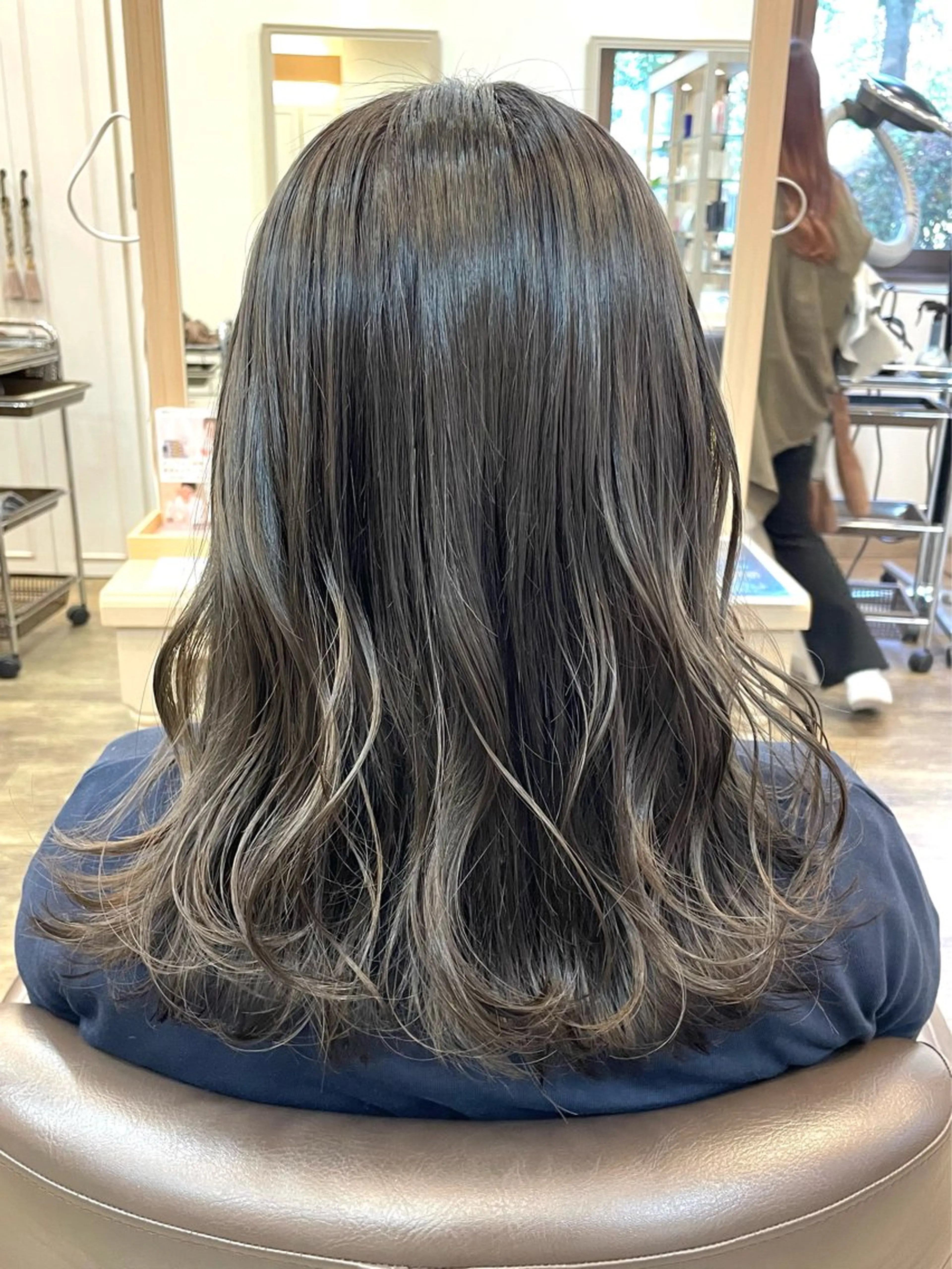 セミロング カラー カット ヘアカラー トリートメント メンズパーマ🌀/ 中村郁未のヘアスタイル