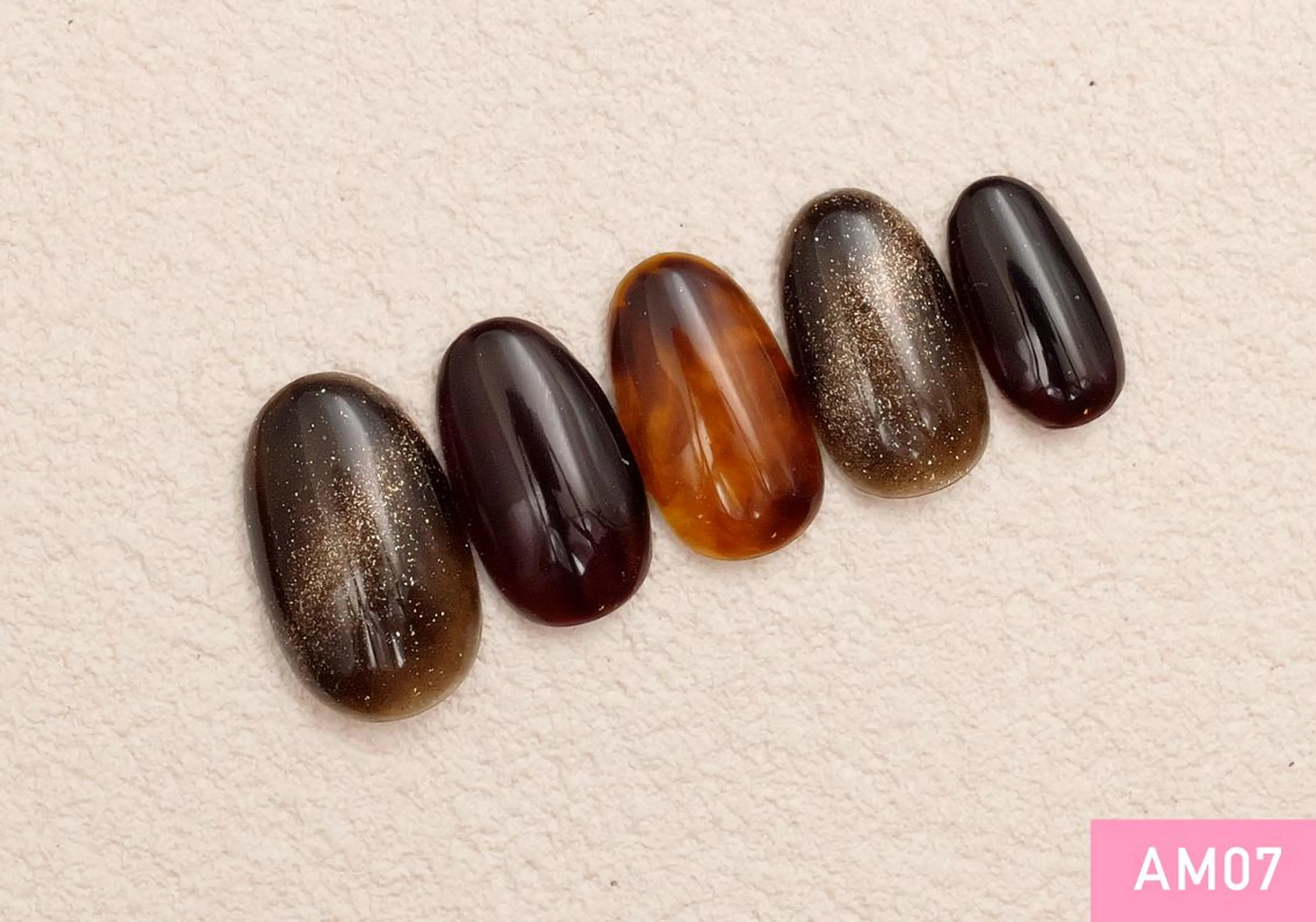 ネイル シルバー 新橋🫧 Nailのネイルデザイン