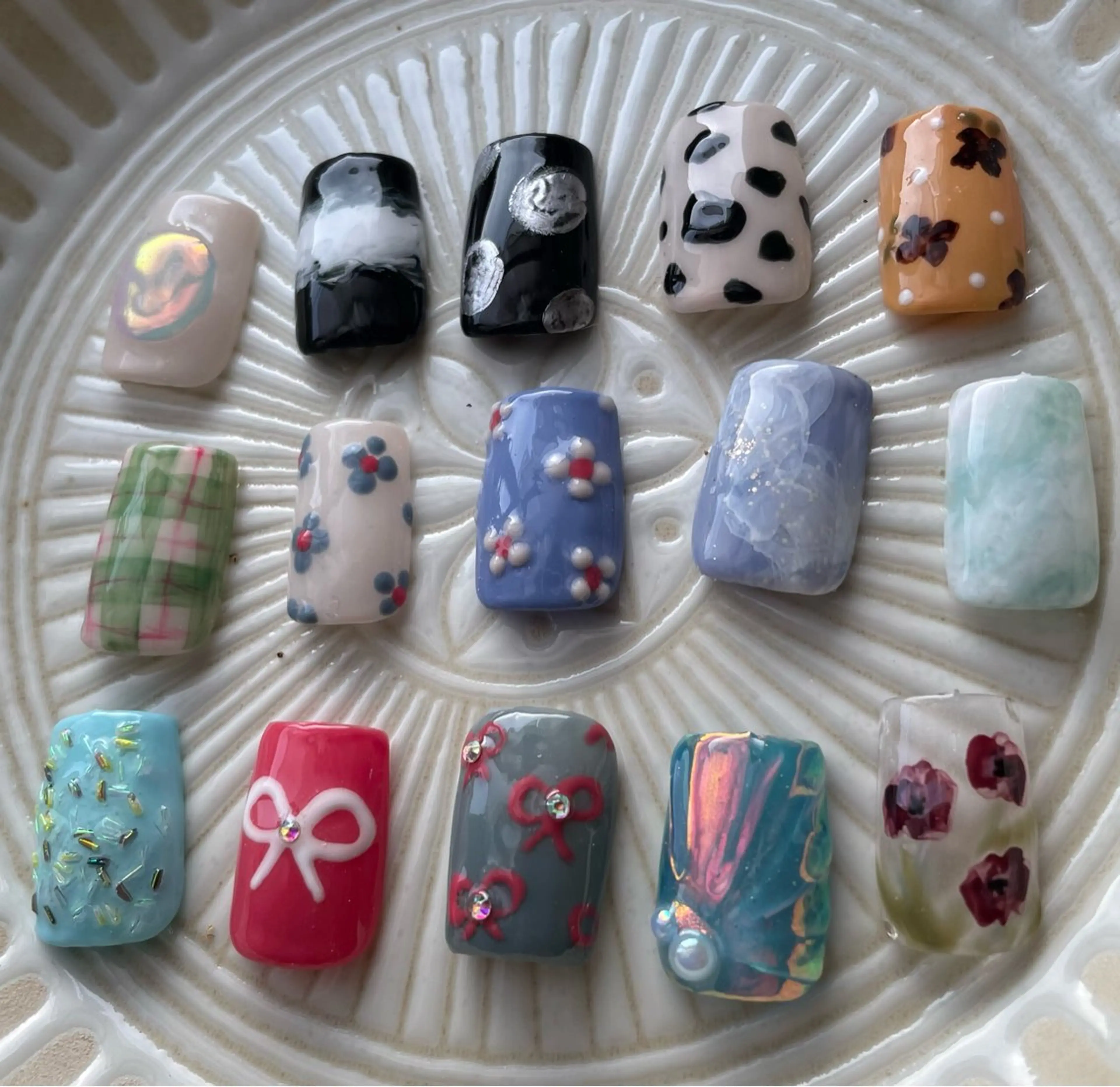 ネイル フットネイル ATELIER Moon所属・鷹柳 宏美のネイルデザイン