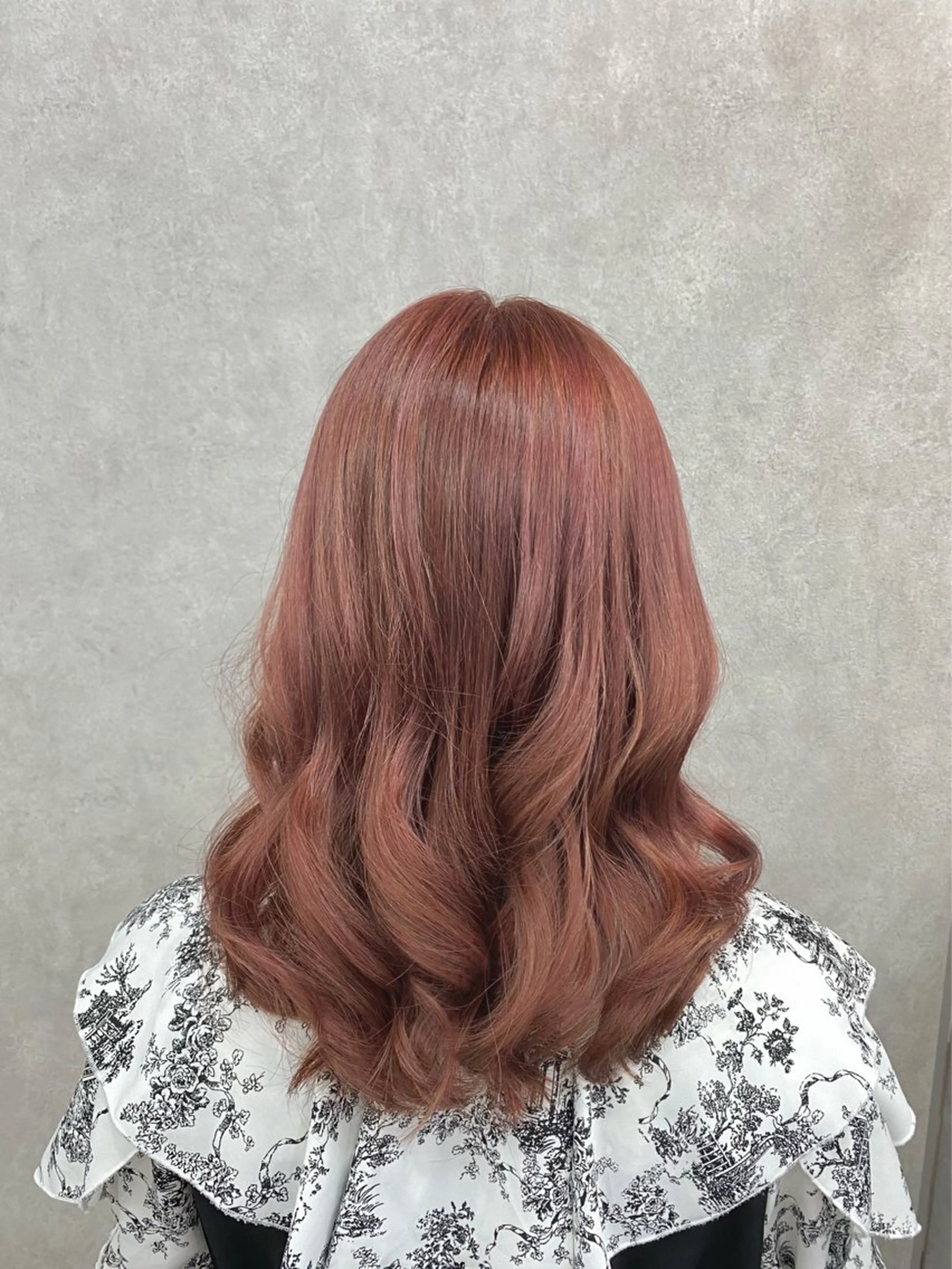 ミディアム ヘアカラー トリートメント ヘッドスパ 🩶西 雪乃/透明感 🫧/赤み消し✨🩶のヘアスタイル
