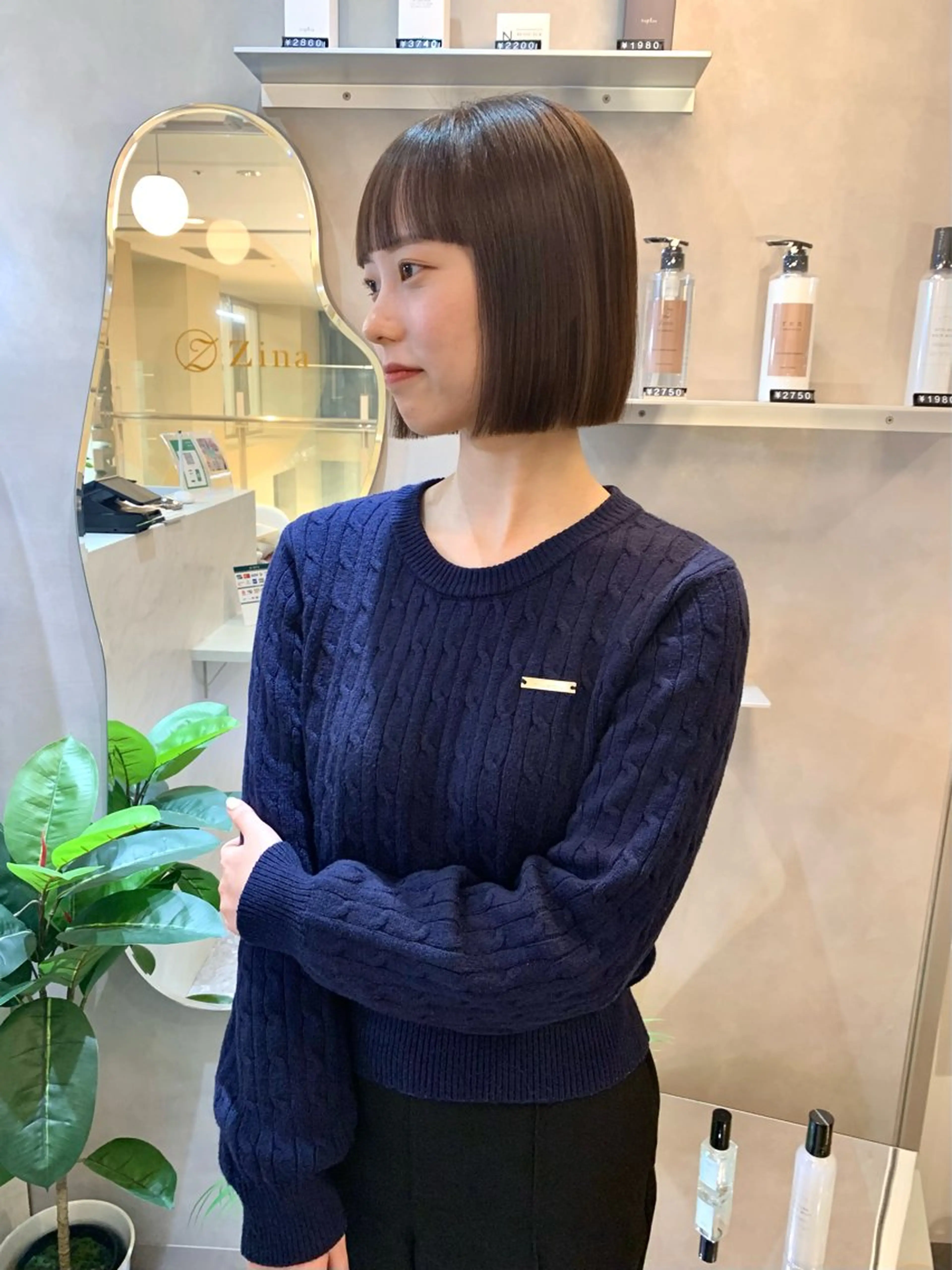 ショート カラー 切りっぱなしボブ ブリーチ ケアブリーチ ダブルカラー グレージュ 韓国ヘア🇰🇷 松田光里のヘアスタイル