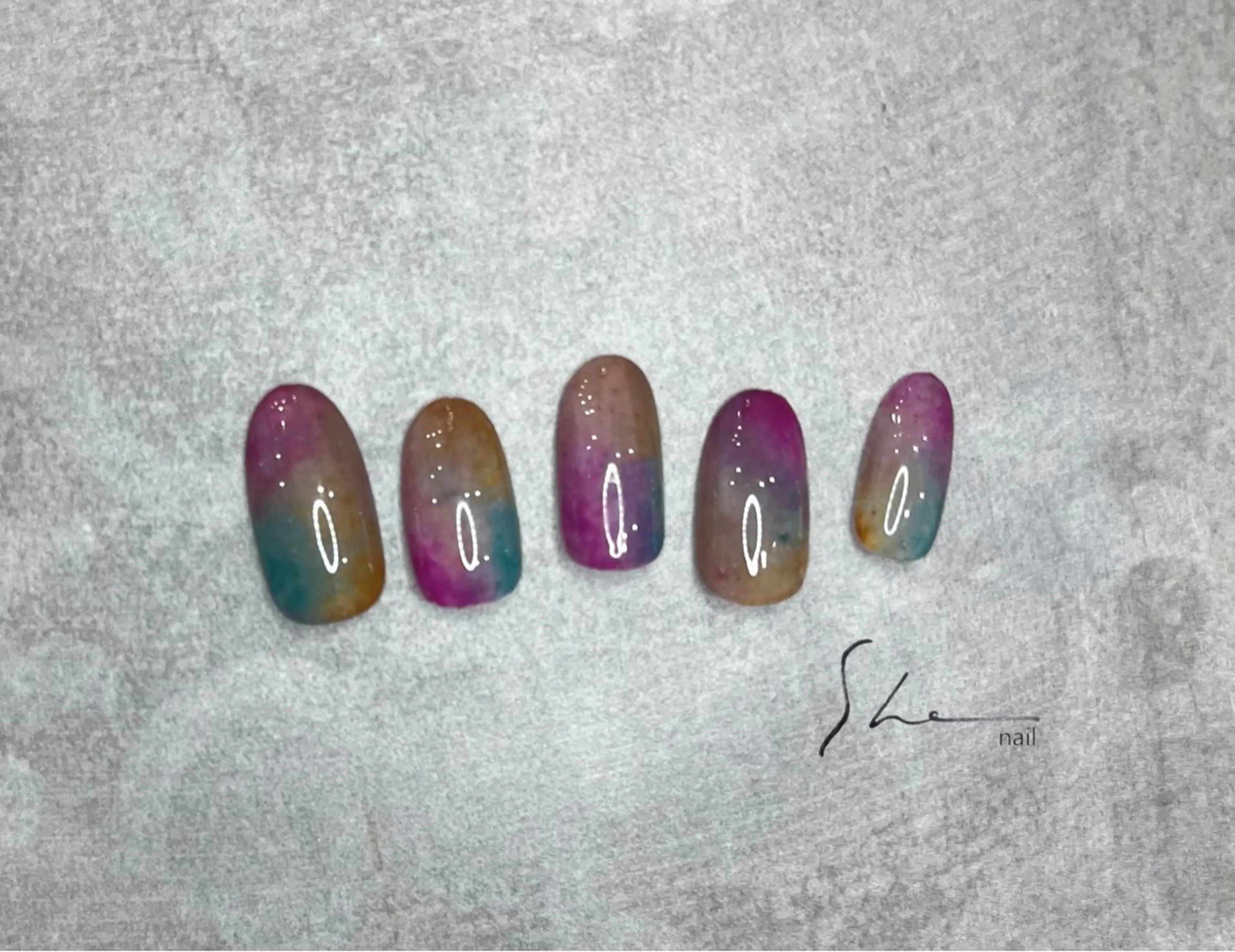 ショート ハンドネイル SHE所属・SHE adusaのネイルデザイン