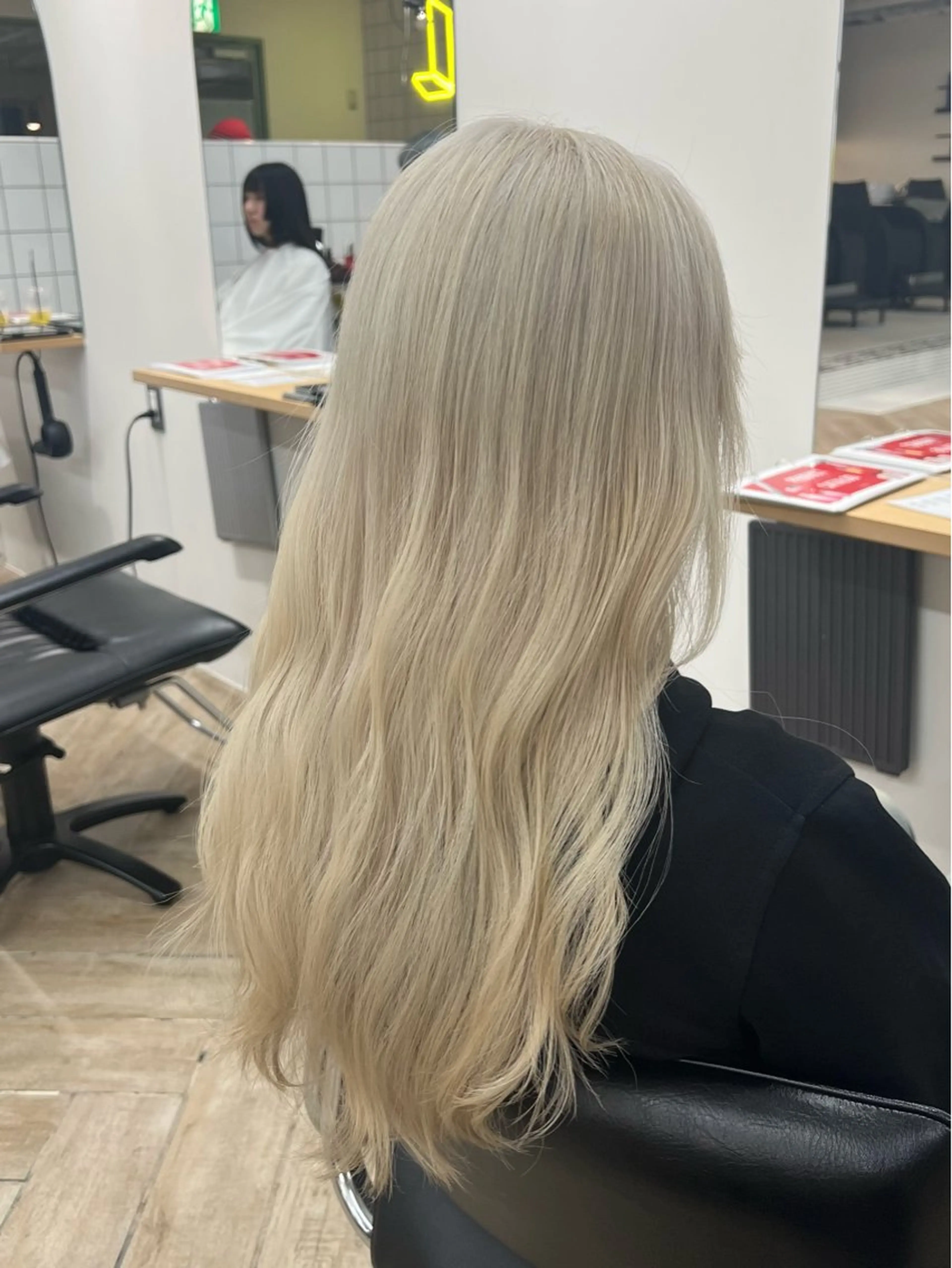 セミロング カラー カット ヘアカラー トリートメント ベージュ/グレージュ 新潟/万代/井上佑のヘアスタイル