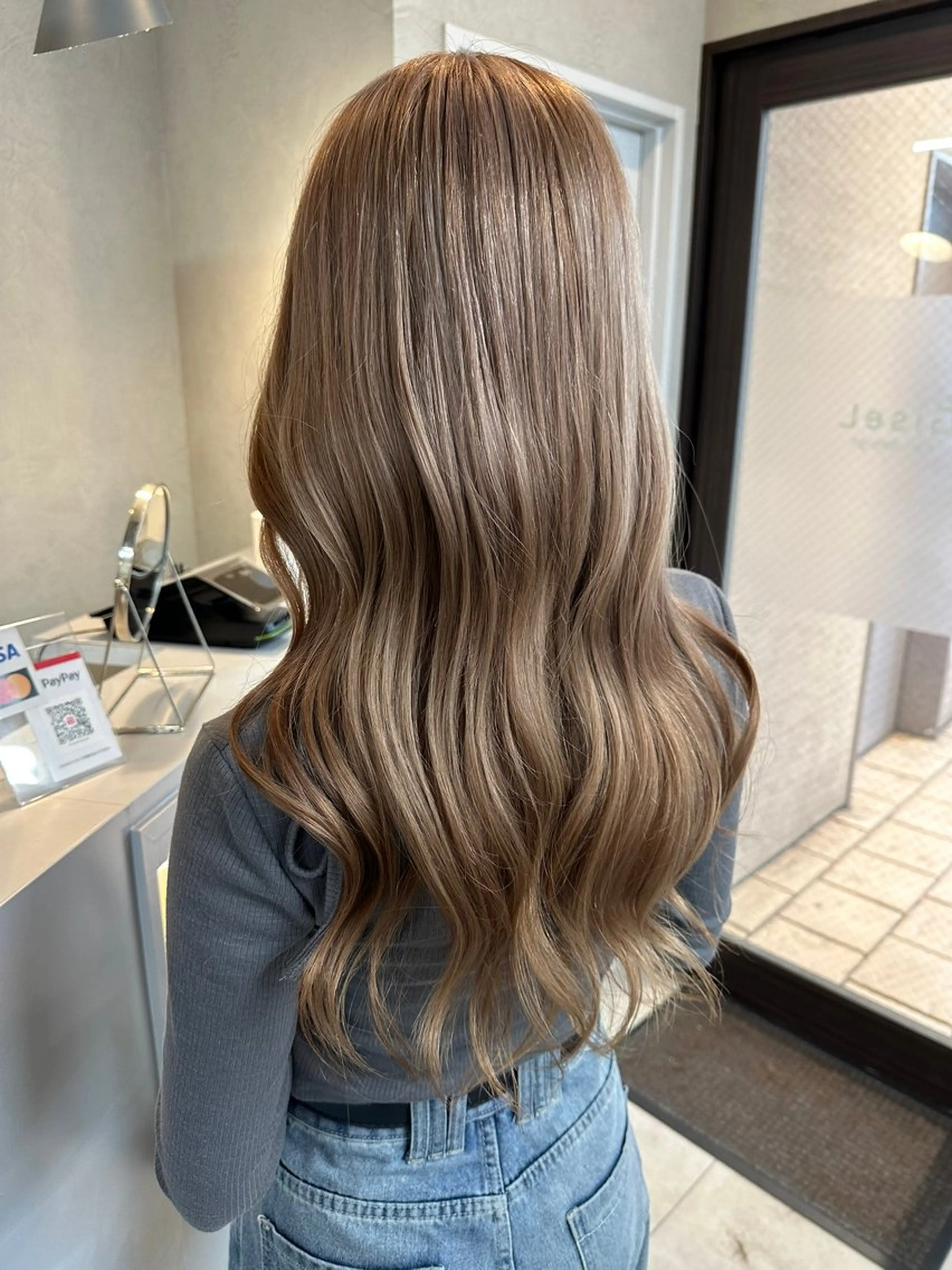 ロング ロング ヘアカラー トリートメント りおん レイヤー/ベージュのヘアスタイル