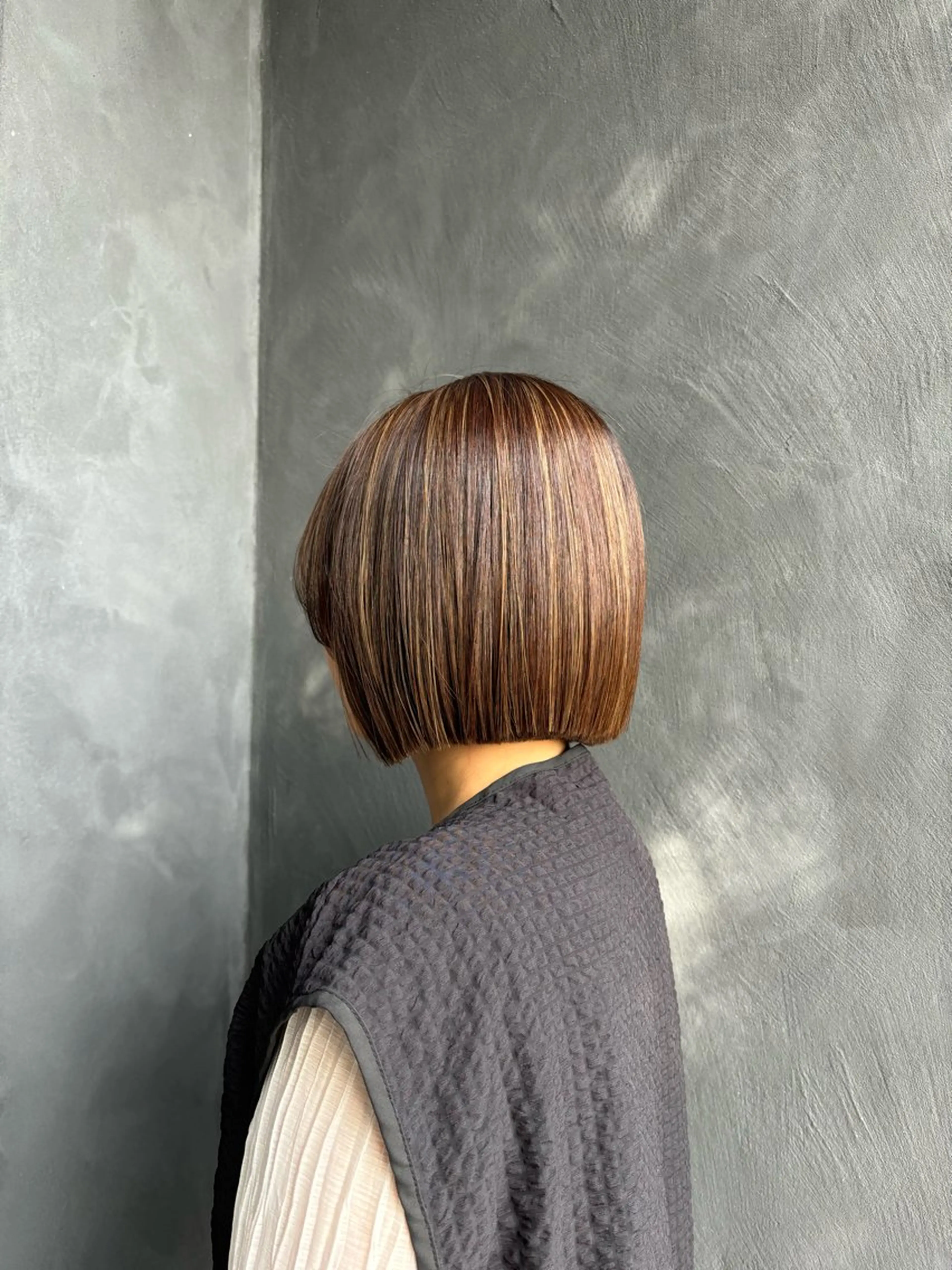 ショート 切りっぱなしボブ ボブ ジュエプリュム所属・Tomo とものヘアスタイル