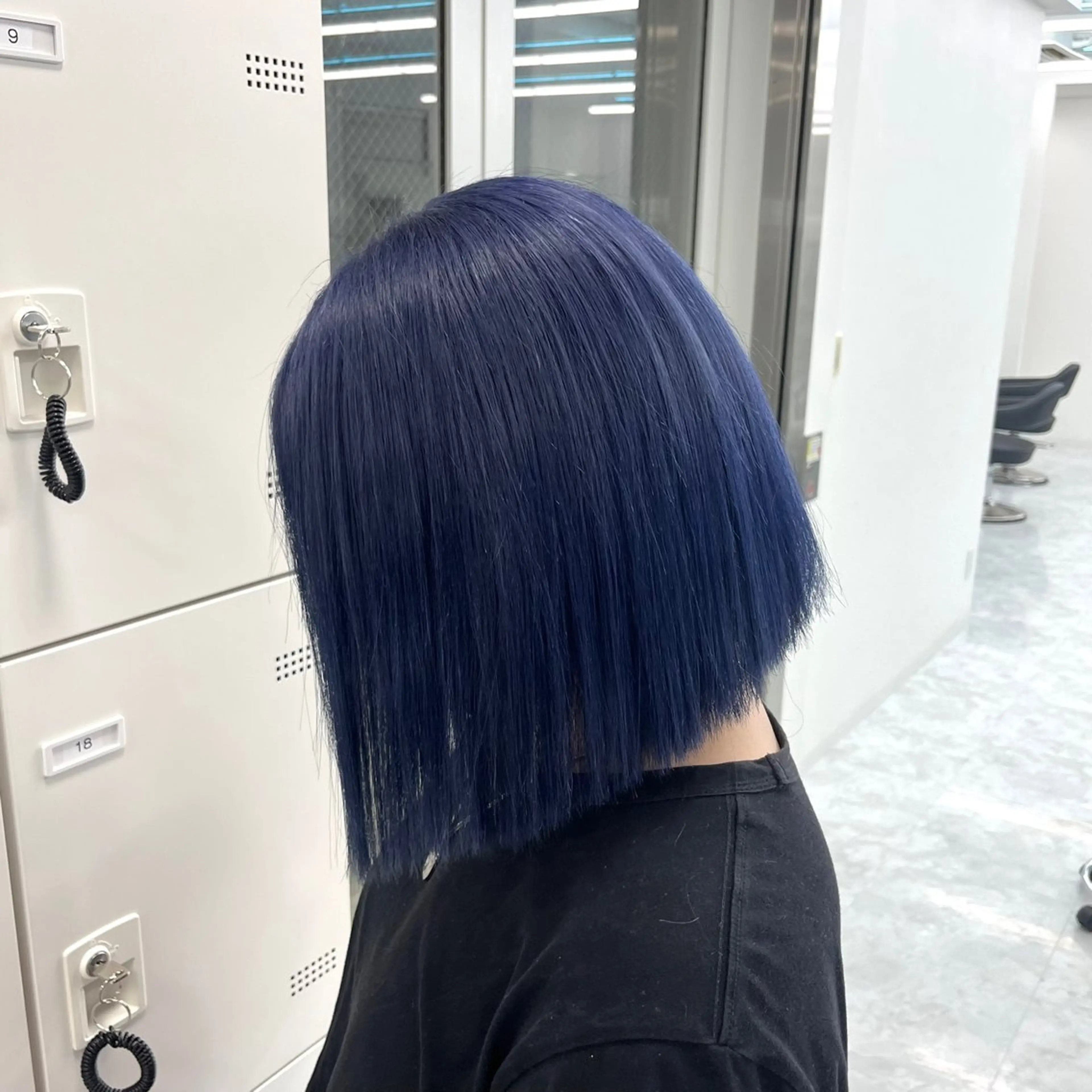セミロング カラー アッシュ ブリーチ ブルーカラー ブルーアッシュ ブルーラベンダー ヘアカラー トリートメント Shido/ 髪質改善/上質艶髪のヘアスタイル
