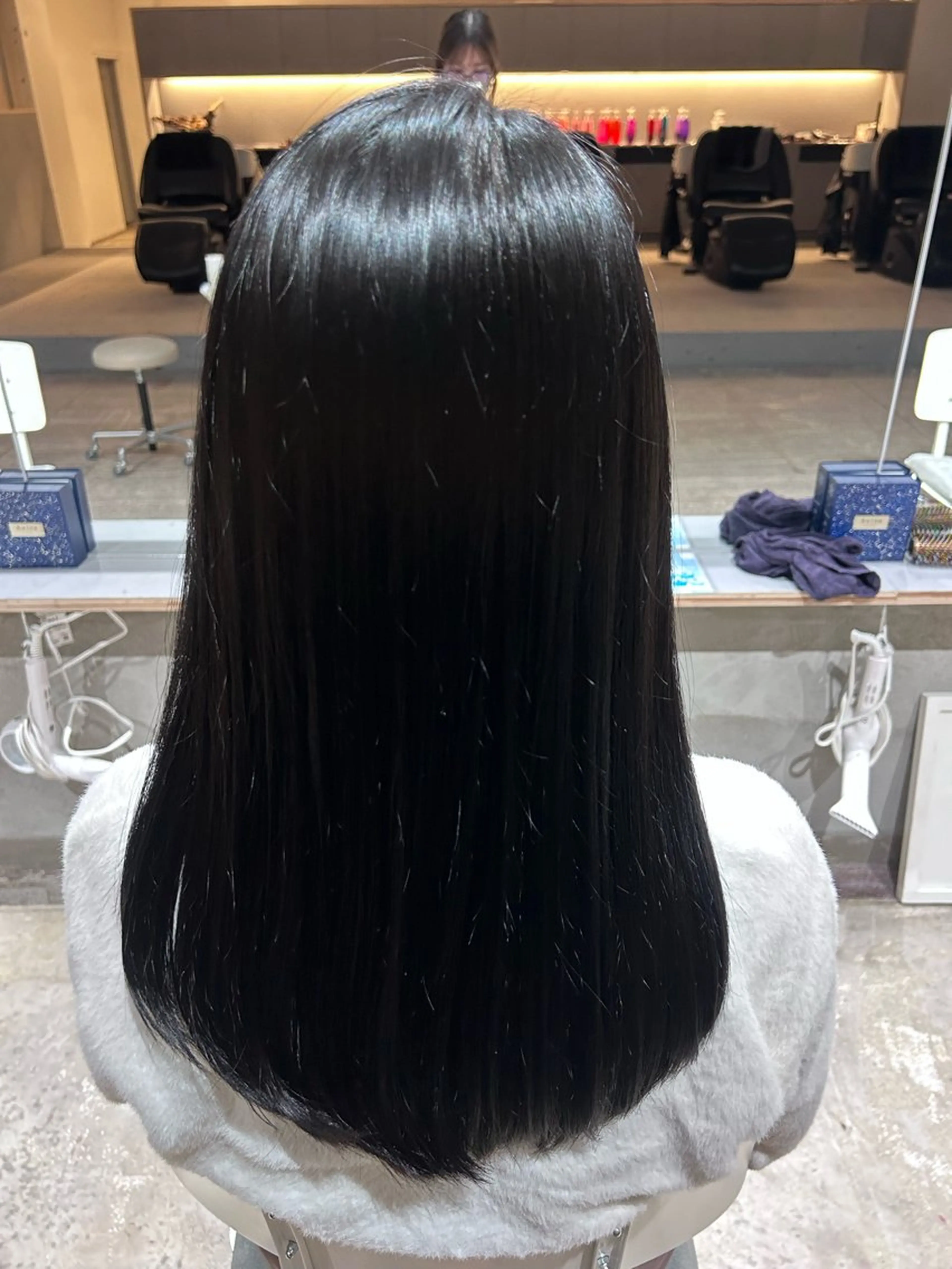 セミロング カラー ブリーチ ヘアカラー 玉置 七海のヘアスタイル