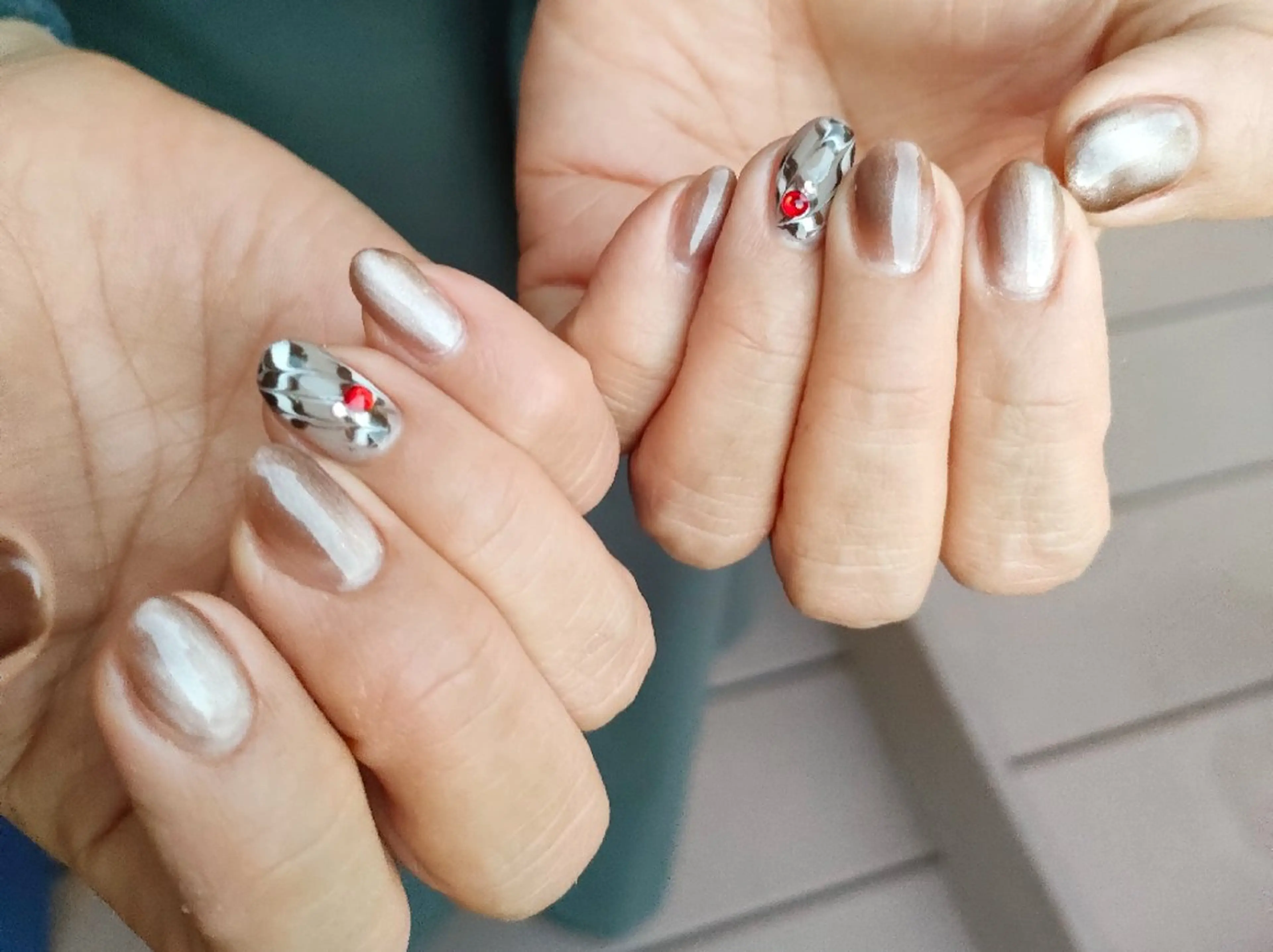 ネイル シンプルネイル バレンタイン ハンドネイル douceknail所属・本厚木💅 ネイル＆ダブル脱毛のネイルデザイン