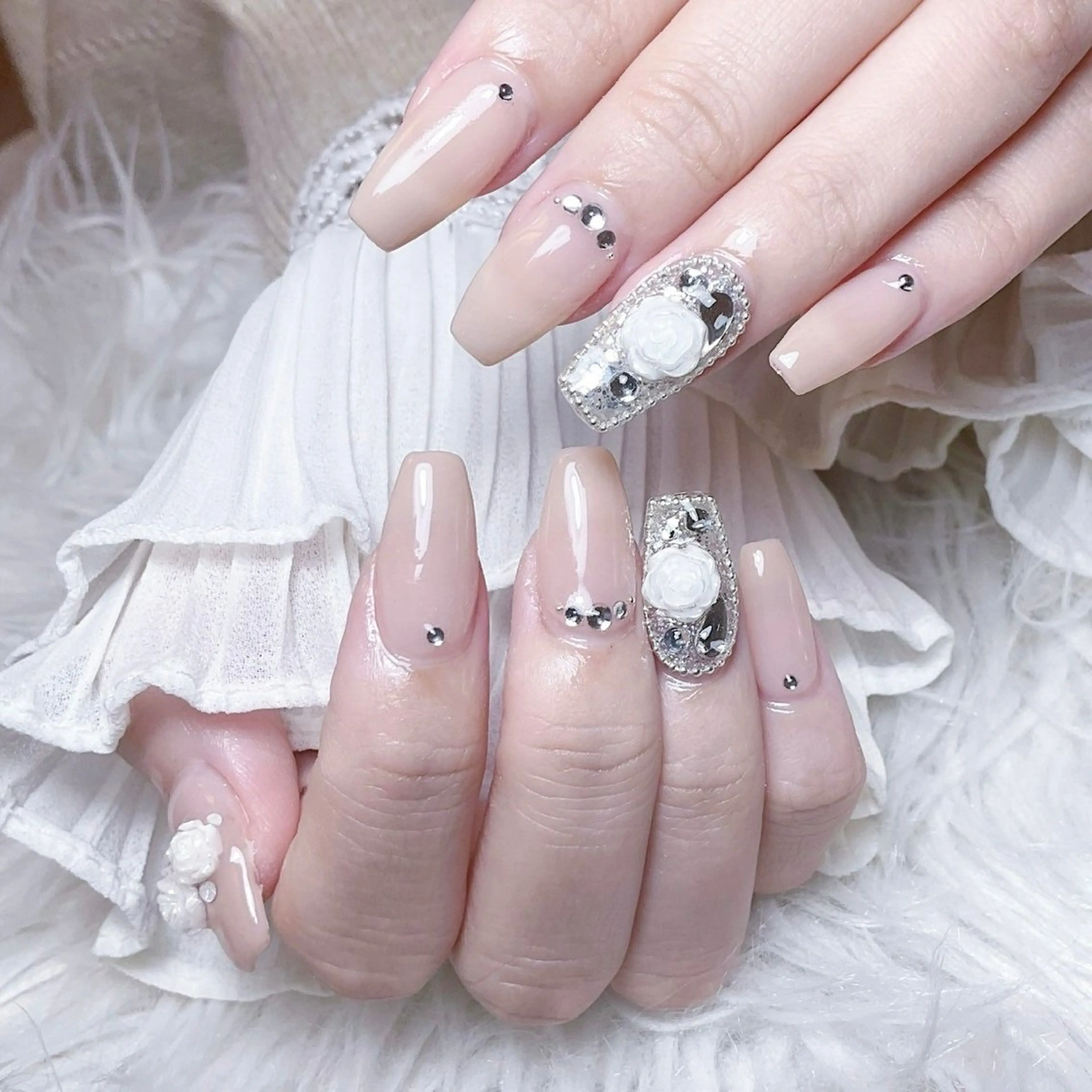 ネイル ハンドネイル ☁️Yun nail KiKi☁️のネイルデザイン