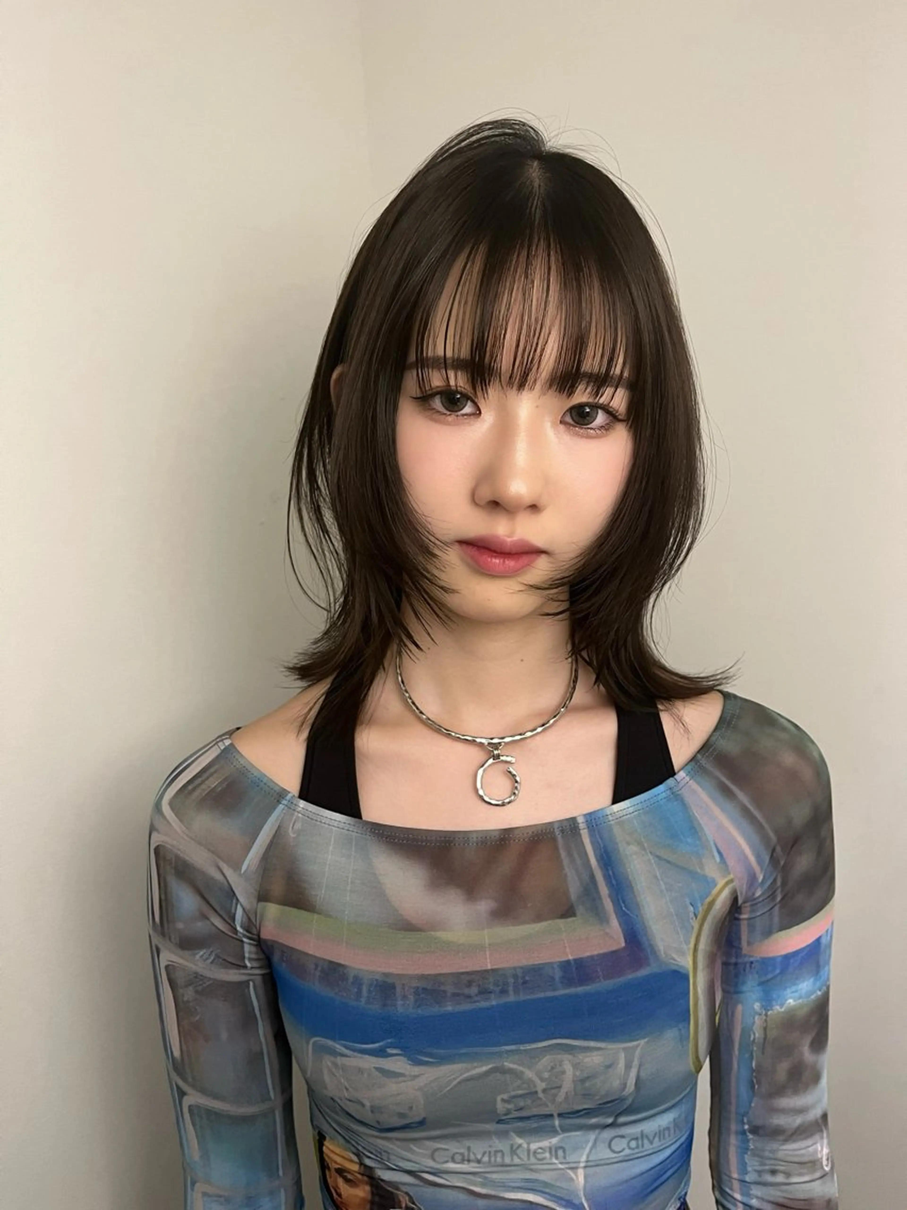 ミディアム 顔まわりレイヤー レイヤーカット カット ヘアカラー Airi 韓国🫧 レイヤーカットのヘアスタイル