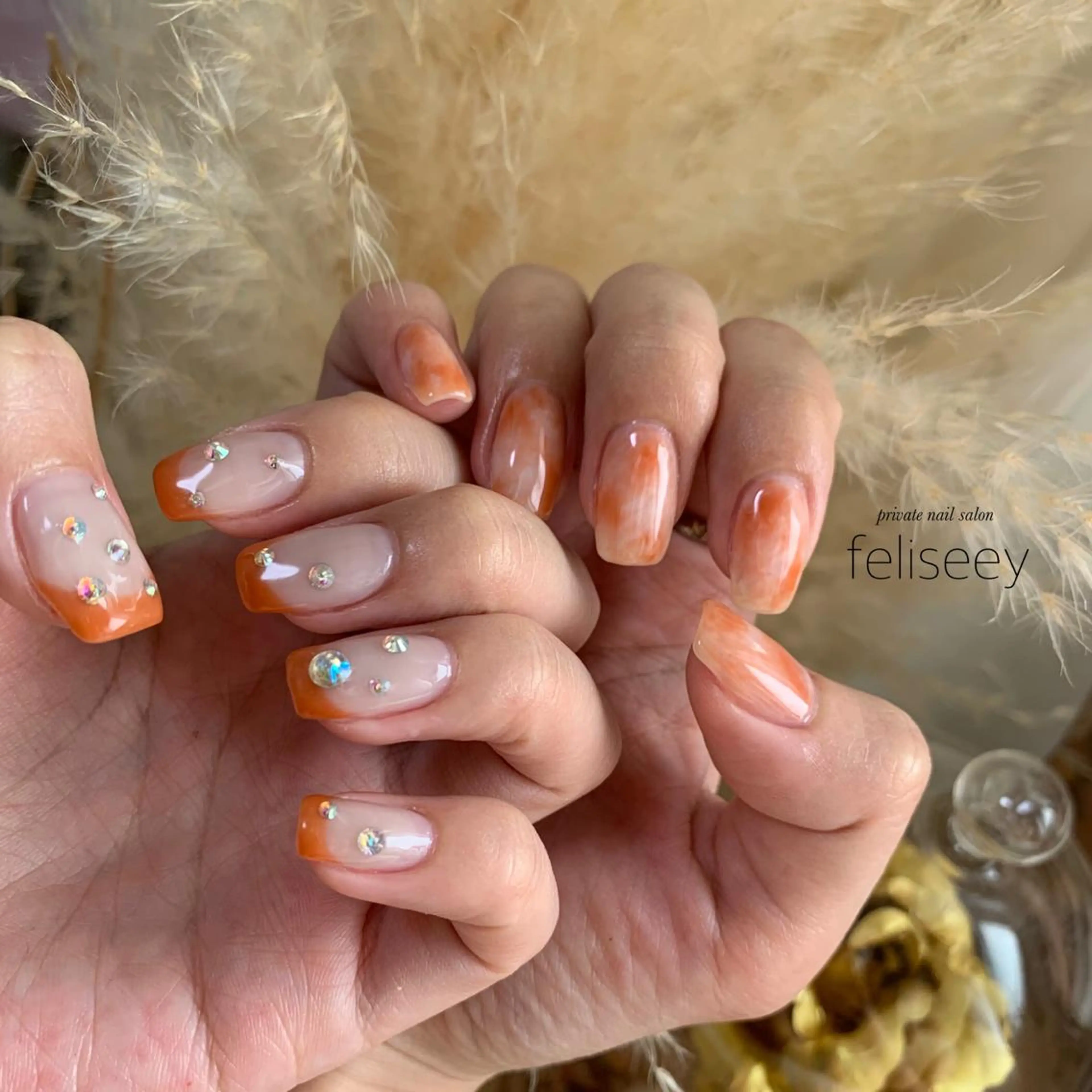 ネイル アートネイル フレンチネイル ジェルネイル オレンジ パラジェル feliseey 〘フェリシー 〙のネイルデザイン