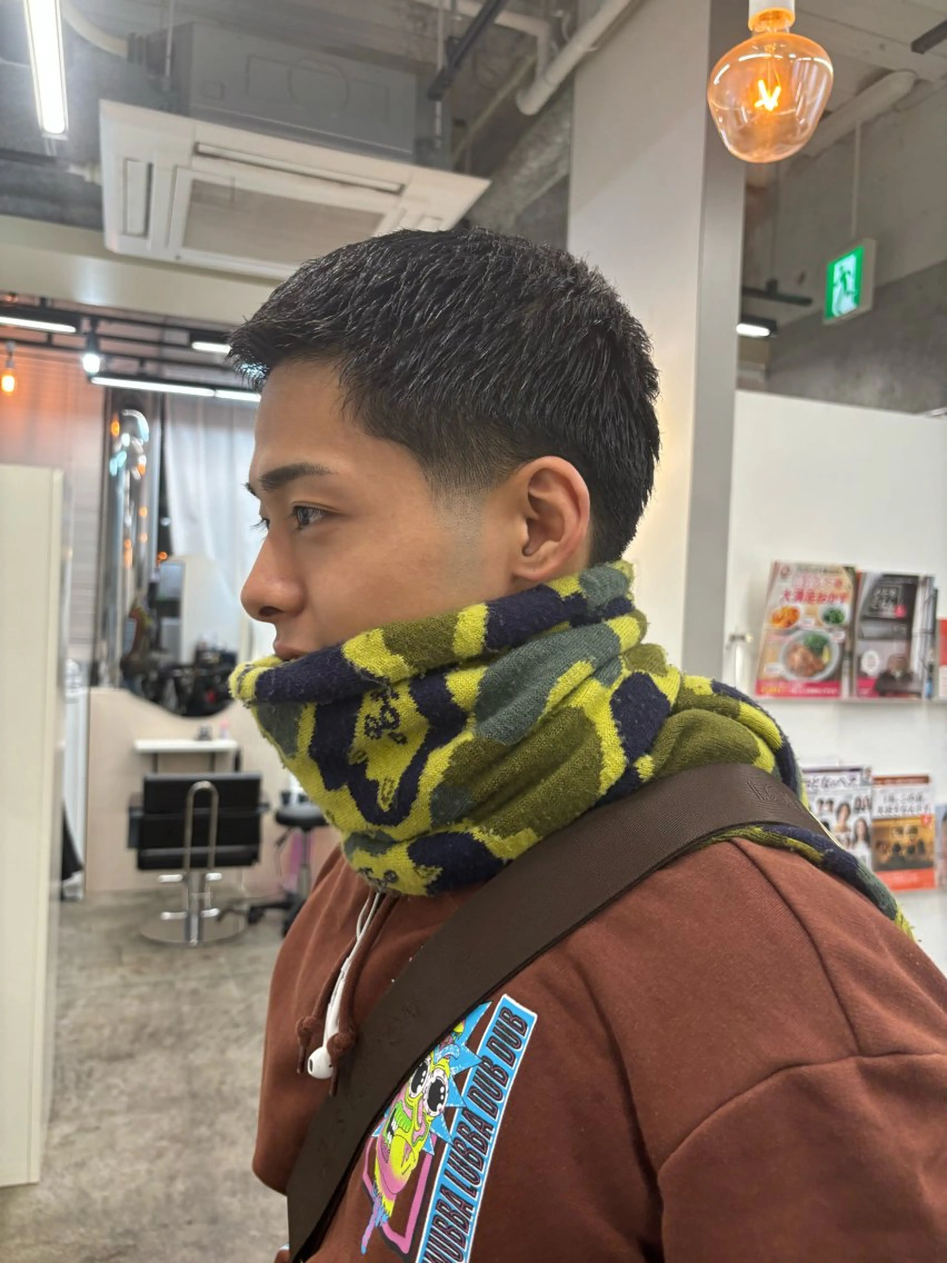 カット 渡 汐音のヘアスタイル