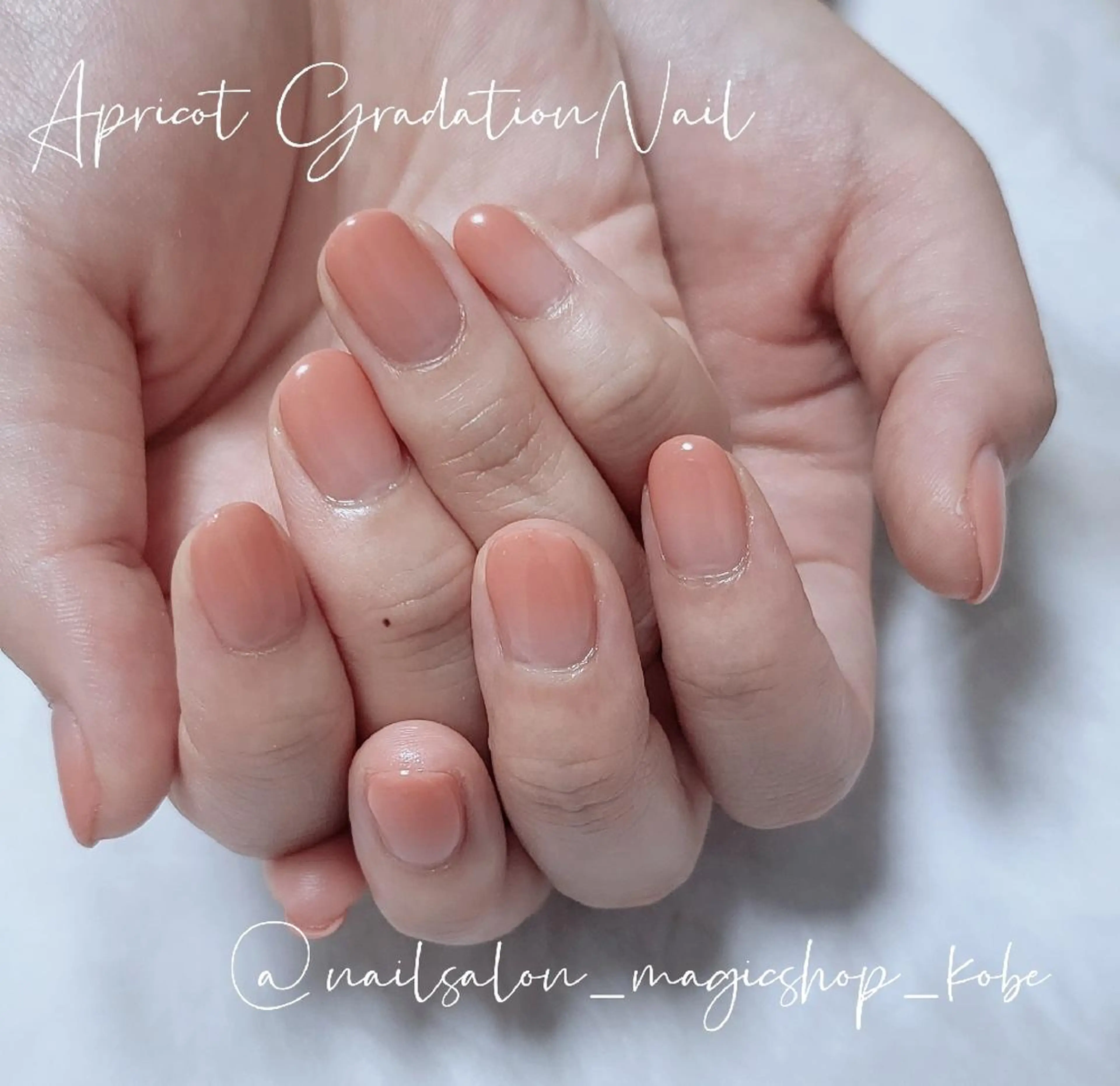 ネイル ジェルネイル グラデーション オレンジ ピンク ソフトジェル ハンドネイル Nailsalon MagicShopのネイルデザイン