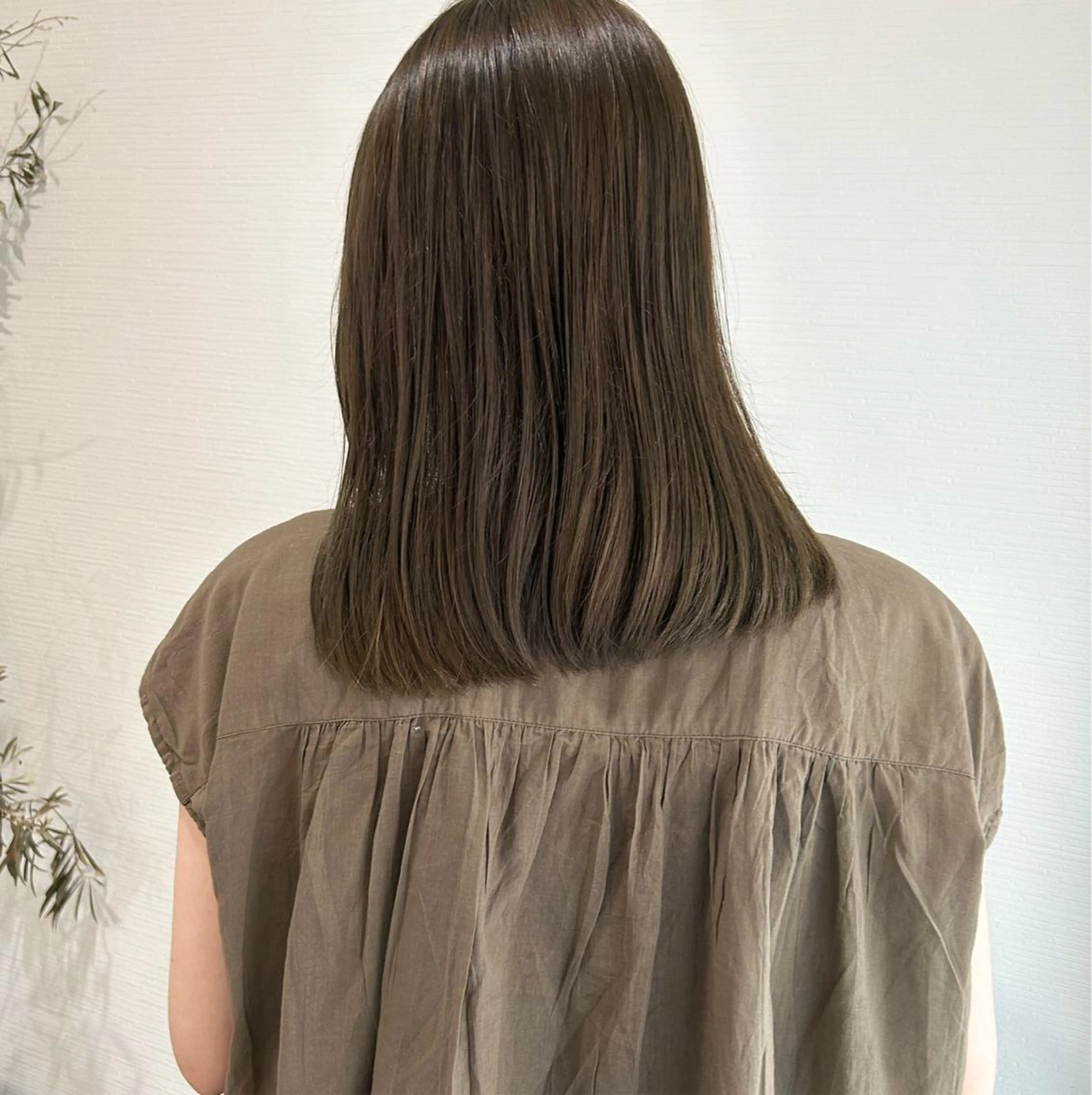 セミロング en⁺　trust所属・山口 麗音のヘアスタイル