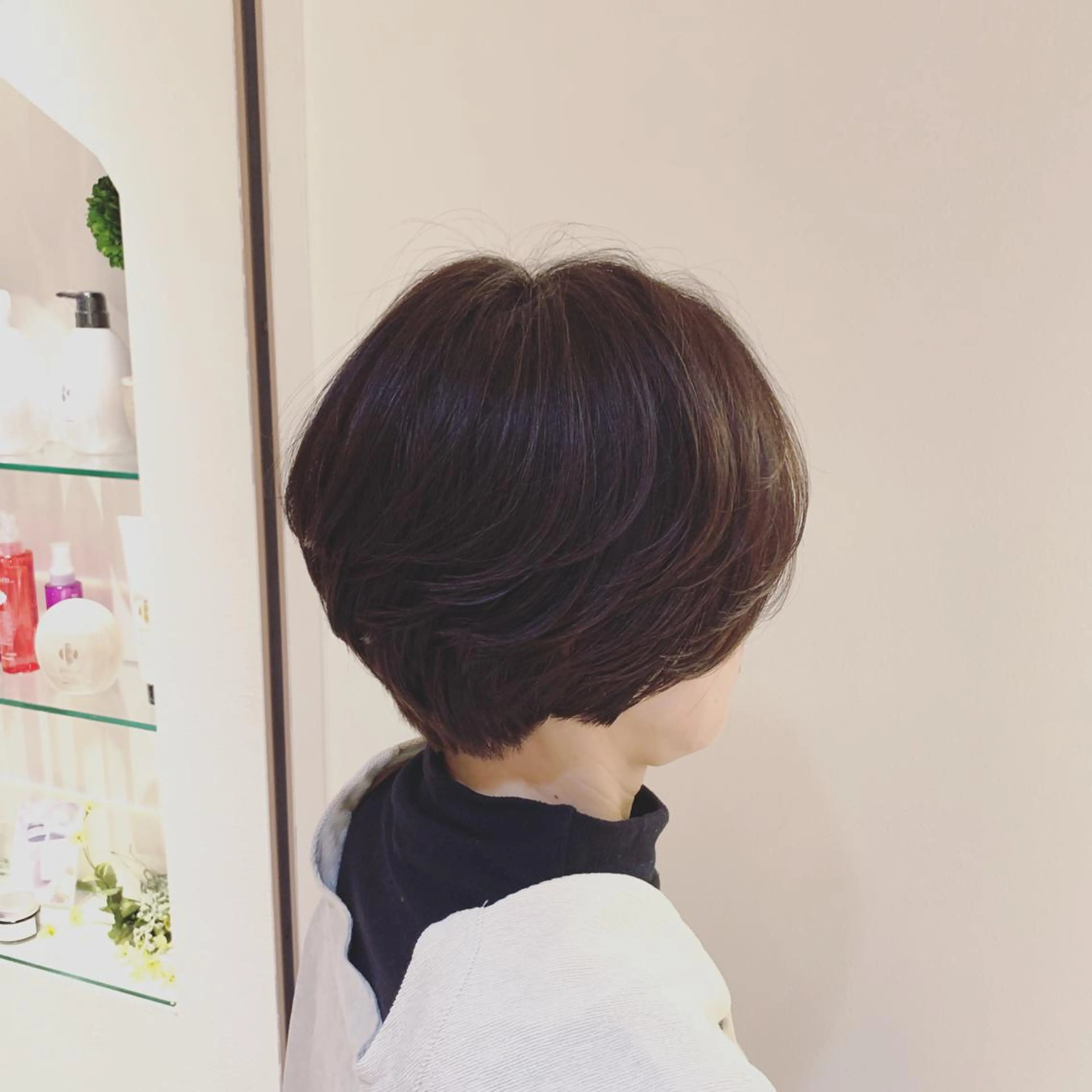 ショート カラー 組藤 沙奈のヘアスタイル