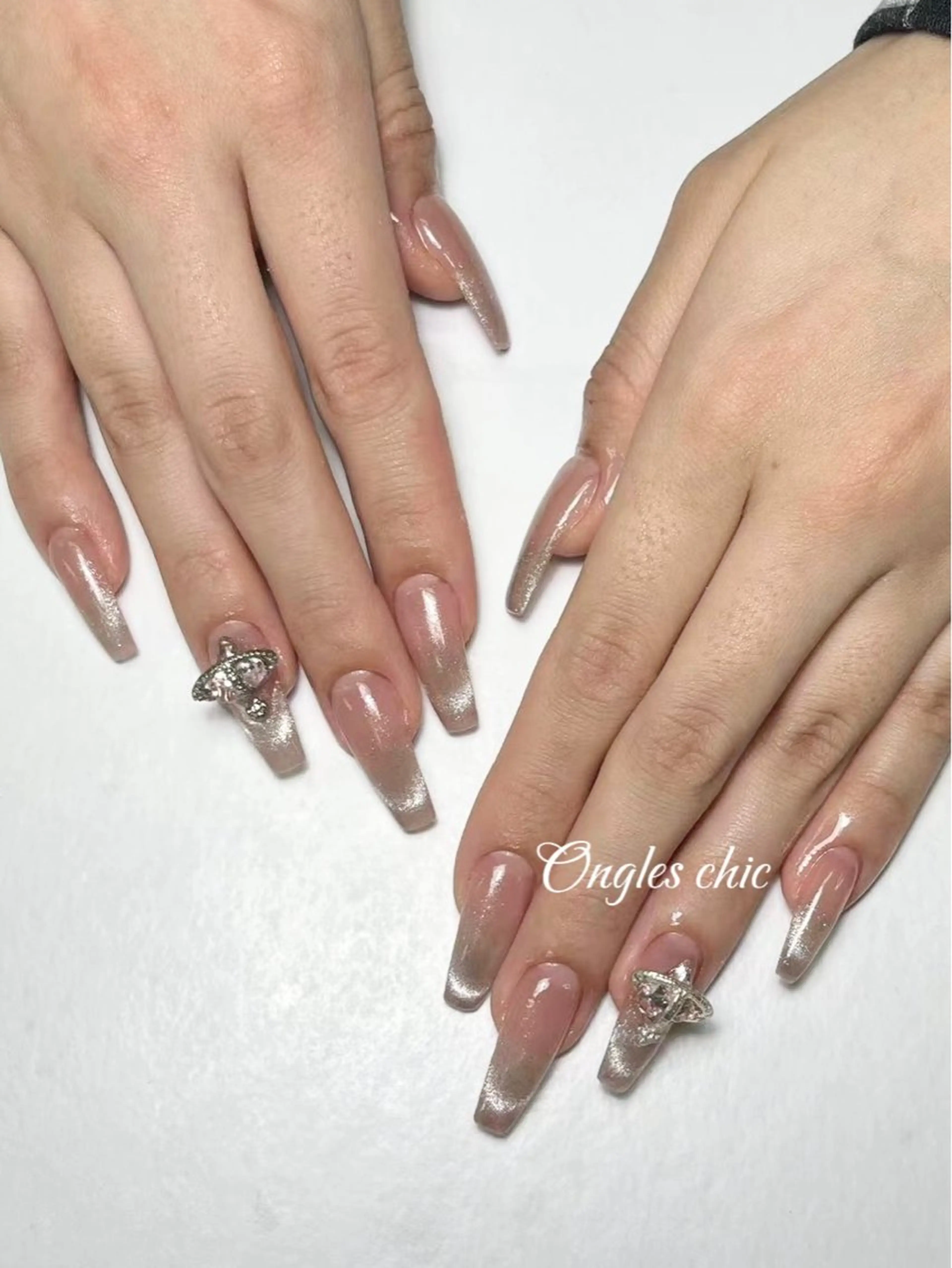 ネイル ハンドネイル ongles chicのネイルデザイン