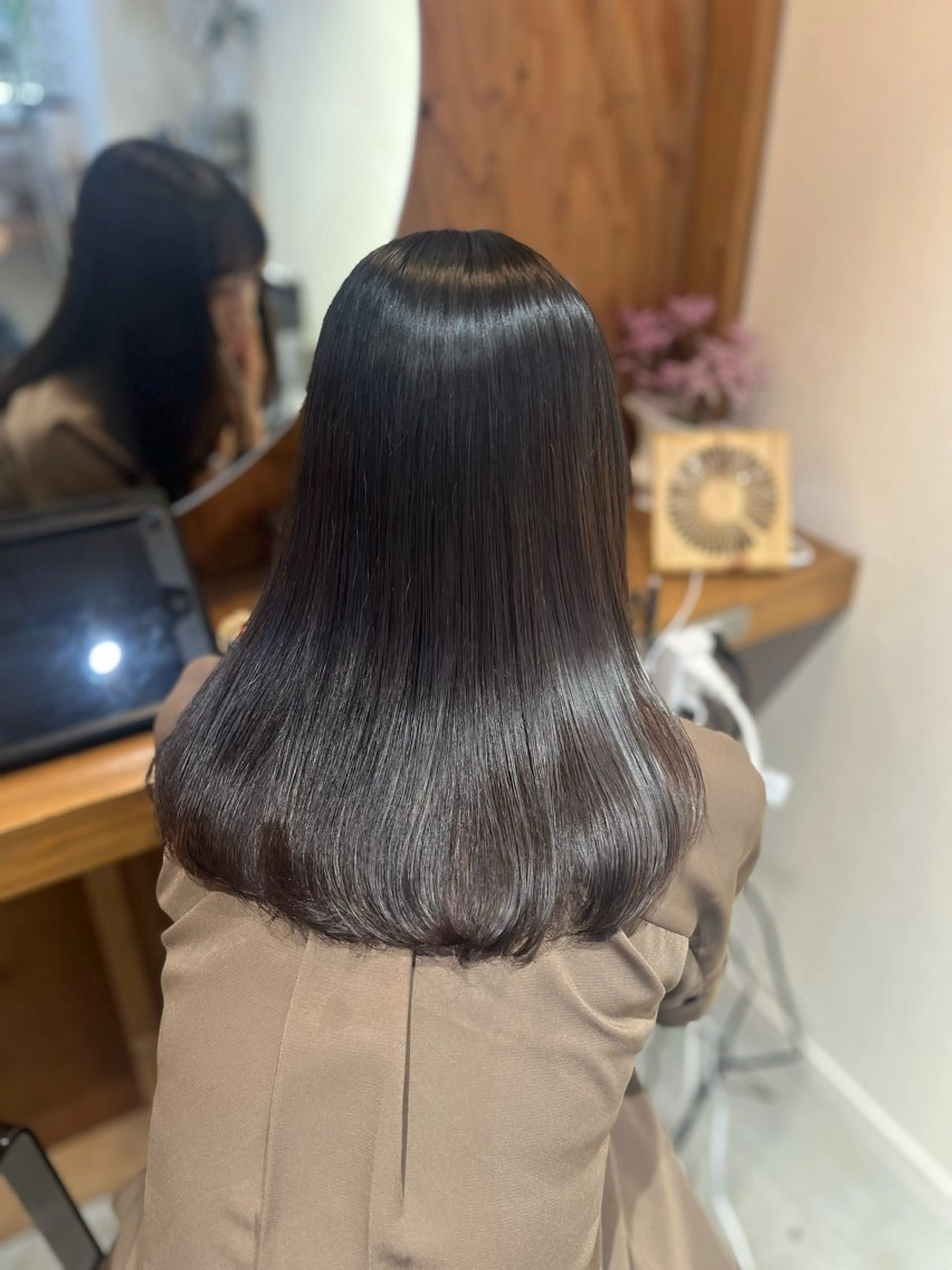 ミディアム カット 縮毛矯正 トリートメント 塩川ももこ/ 縮毛矯正/ヘアセットのヘアスタイル