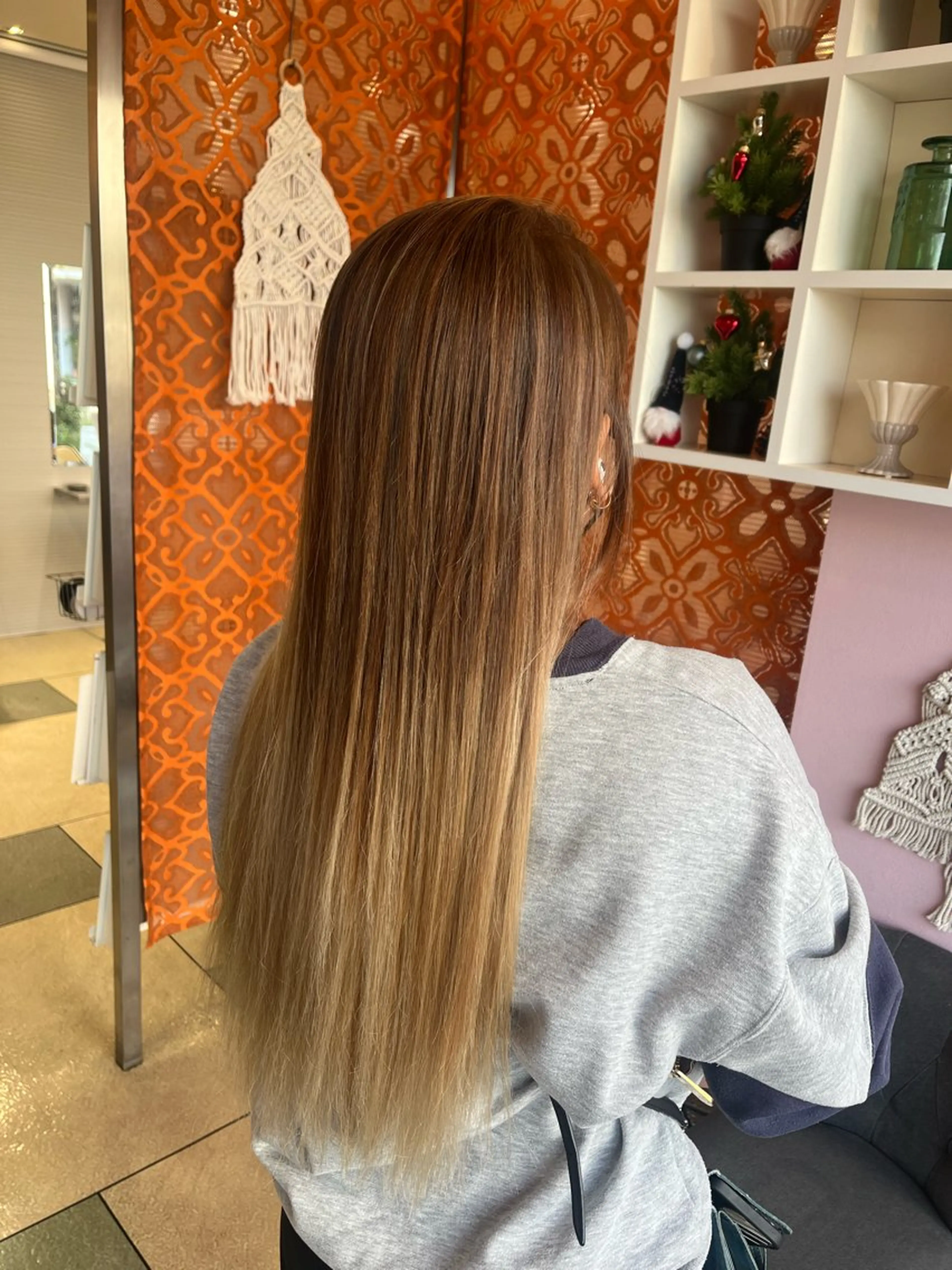 ロング カラー カット ヘアカラー トリートメント ベージュカラー⌇﻿ くびれヘア.𐙚心音のヘアスタイル