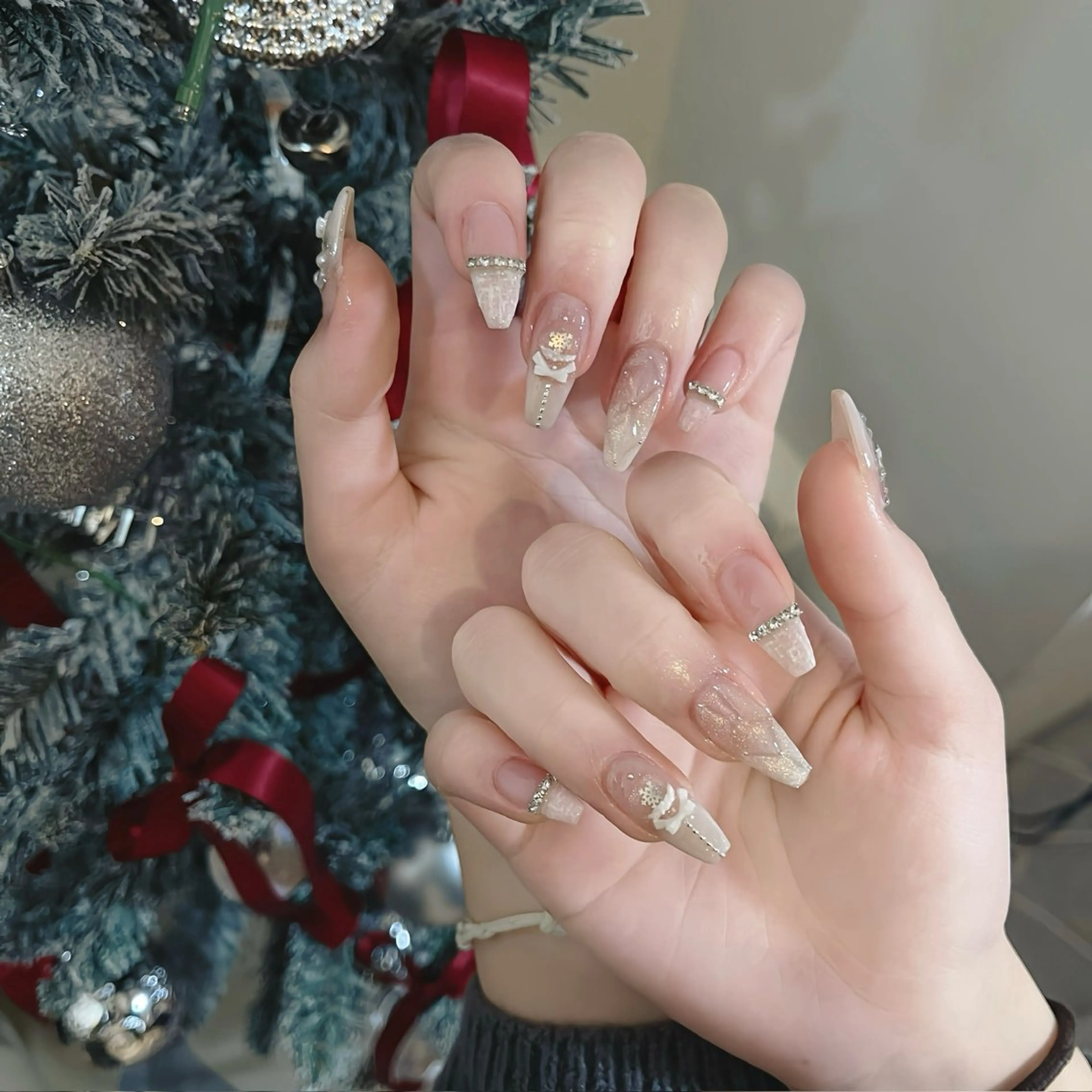 ネイル crystal ___nail所属・Au Thuc trinhのネイルデザイン
