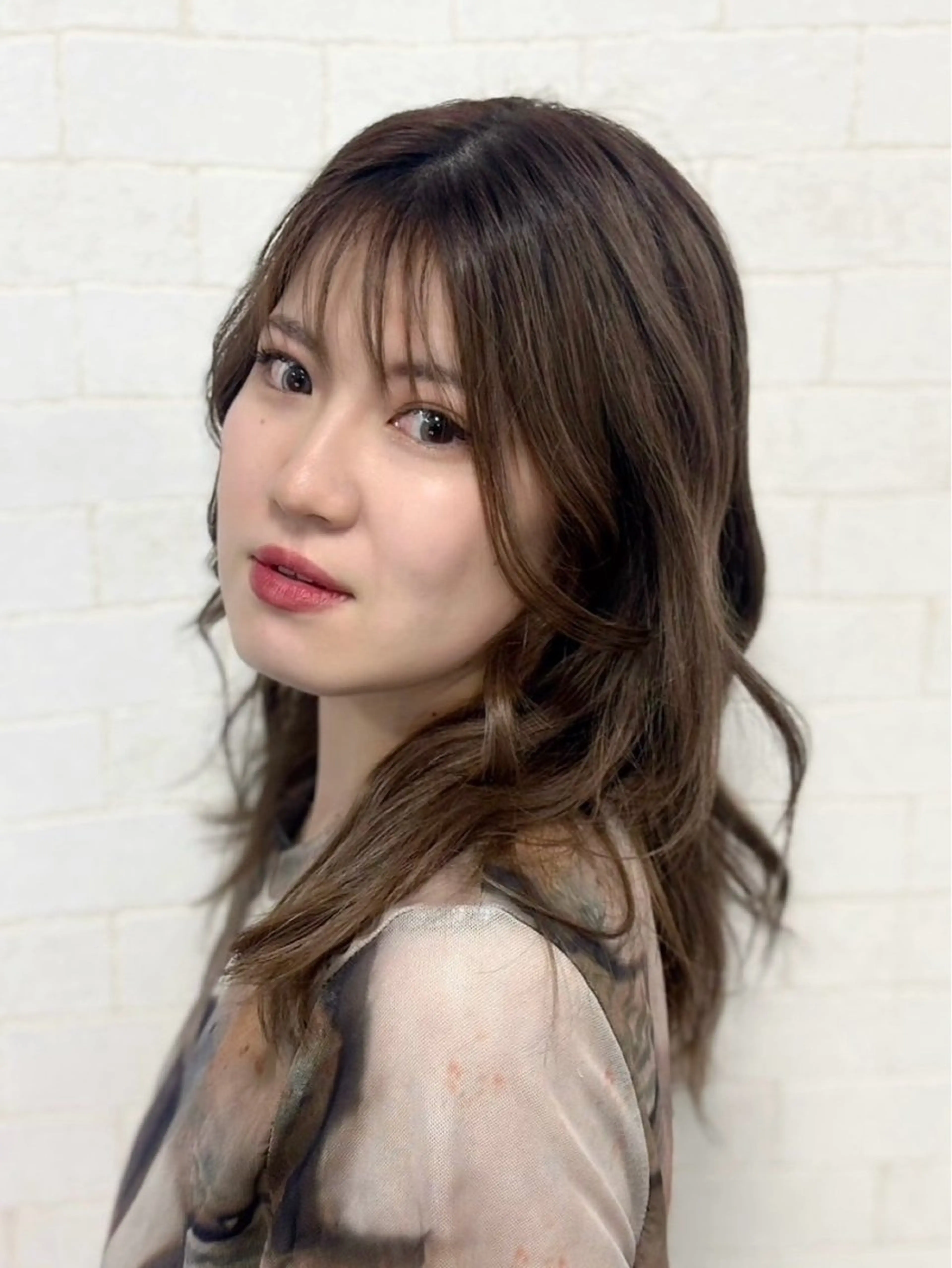 セミロング アッシュ アッシュブラウン くびれヘア 顔まわりレイヤー レイヤーカット カット ヘアカラー トリートメント 水元 聖流のヘアスタイル
