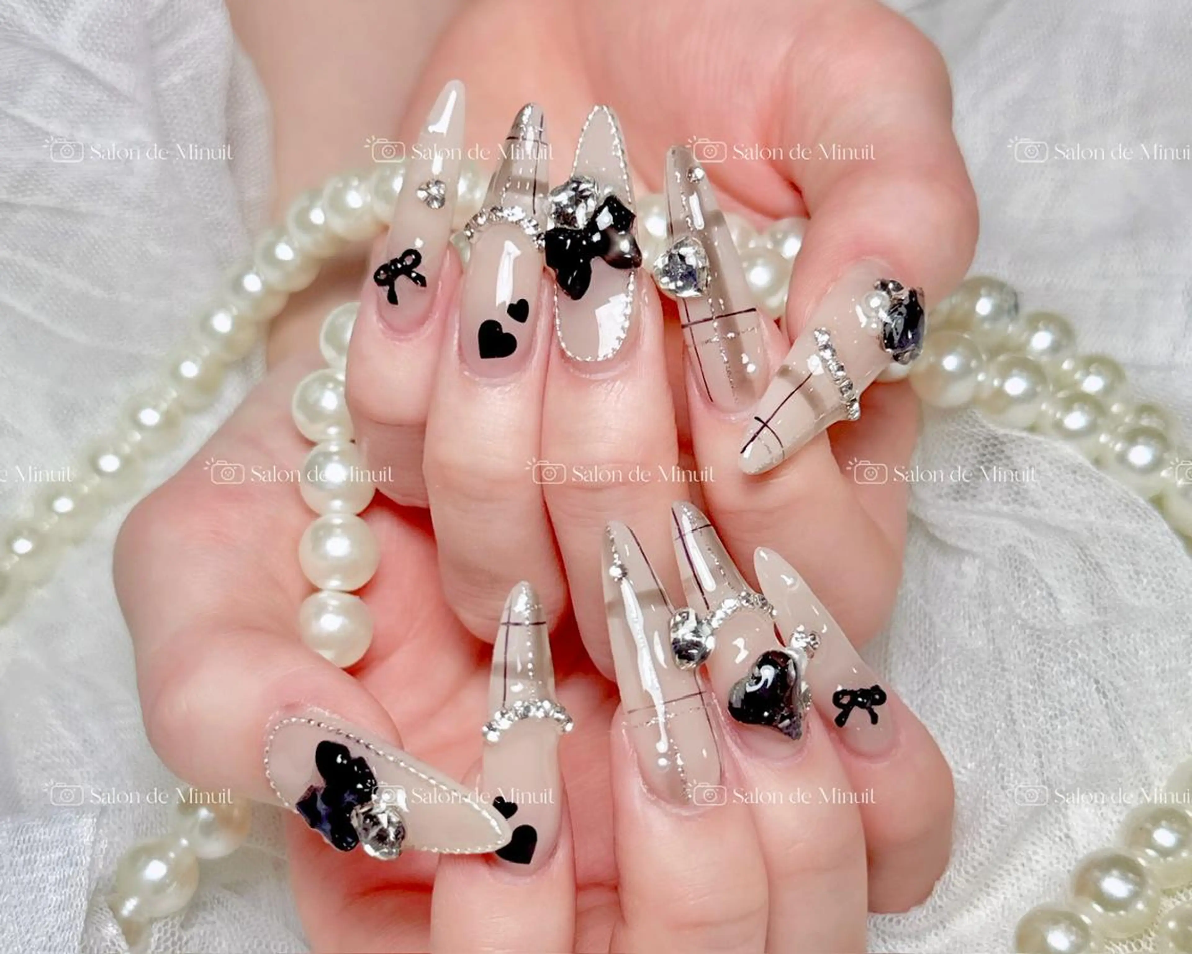 ネイル Salon de Minuit🦩のネイルデザイン