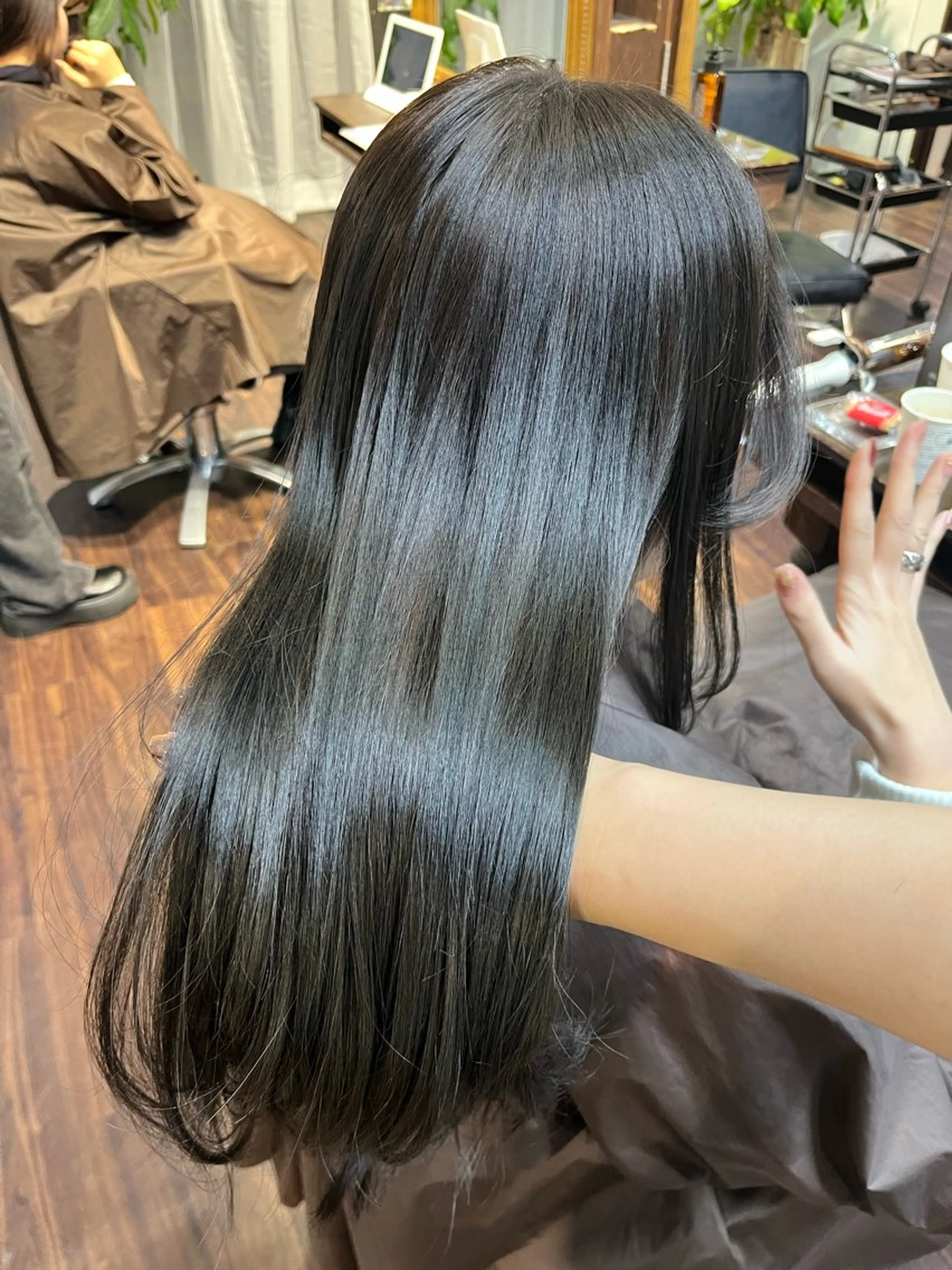 セミロング カラー ヘアアレンジ ベージュカラー ボルドーカラー 韓国風カラー オリーブベージュ 顔周りカット トリートメント 似合わせ暖色のプロ/ ニュアンスカラー🍊のヘアスタイル