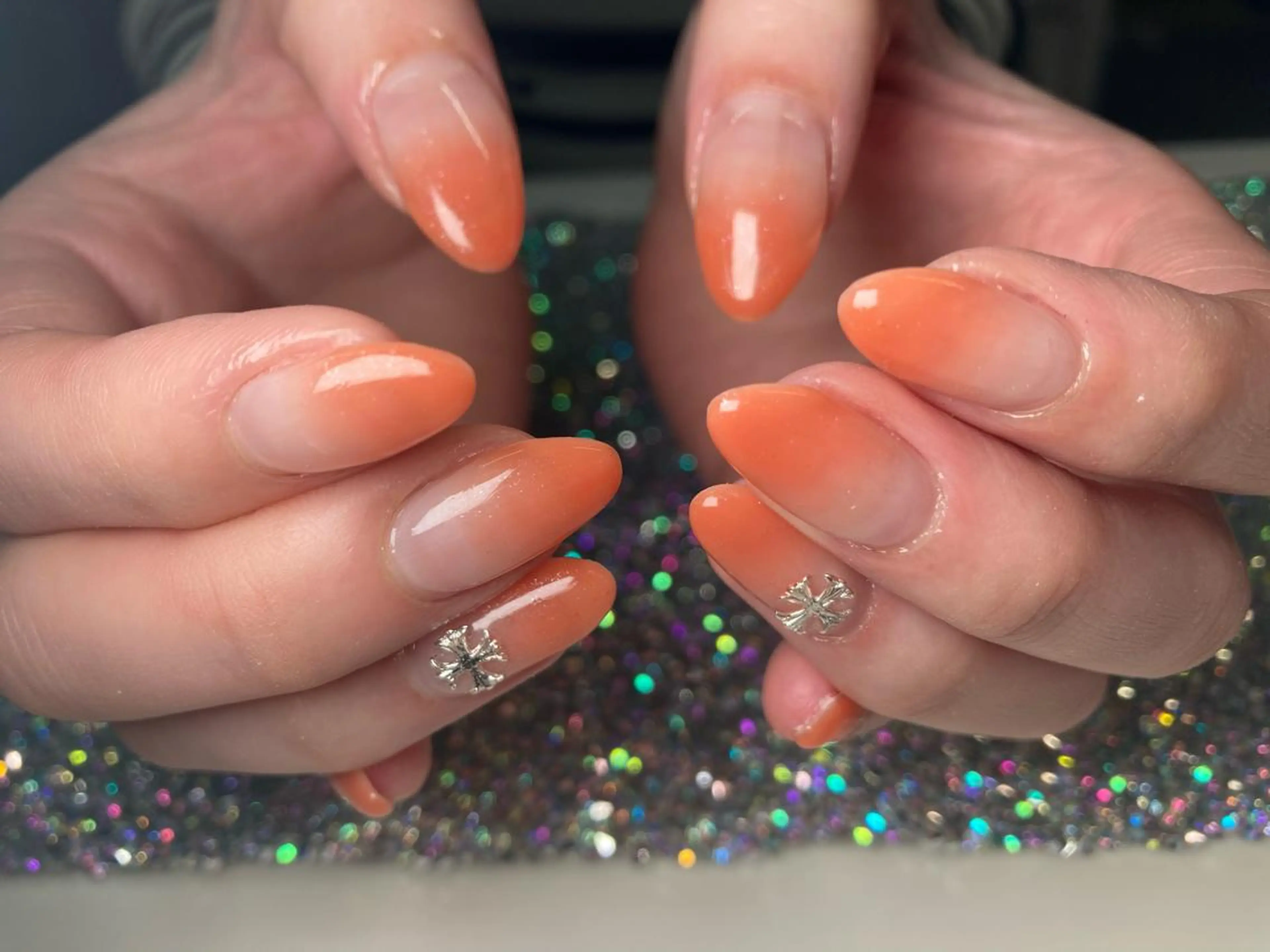 ネイル ラメ(グリッター) オレンジ ハンドネイル Nail Salon L’arc所属・Kawasaki Shinyaのネイルデザイン