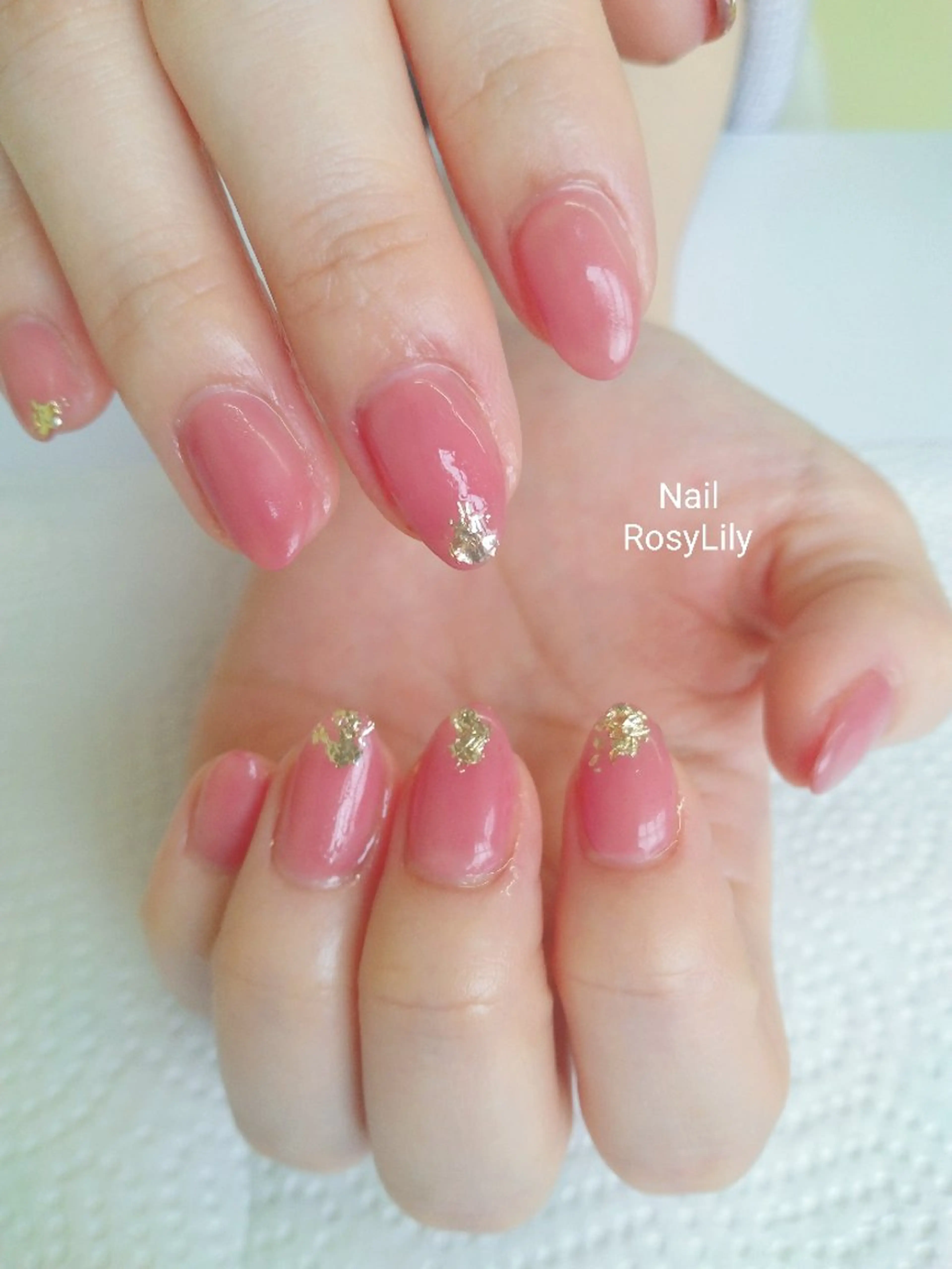 ネイル ゴールド ワンカラーネイル ハンドネイル ハンドケア プライベートサロン RosyLily所属・プライベートサロン Rosy Lilyのネイルデザイン