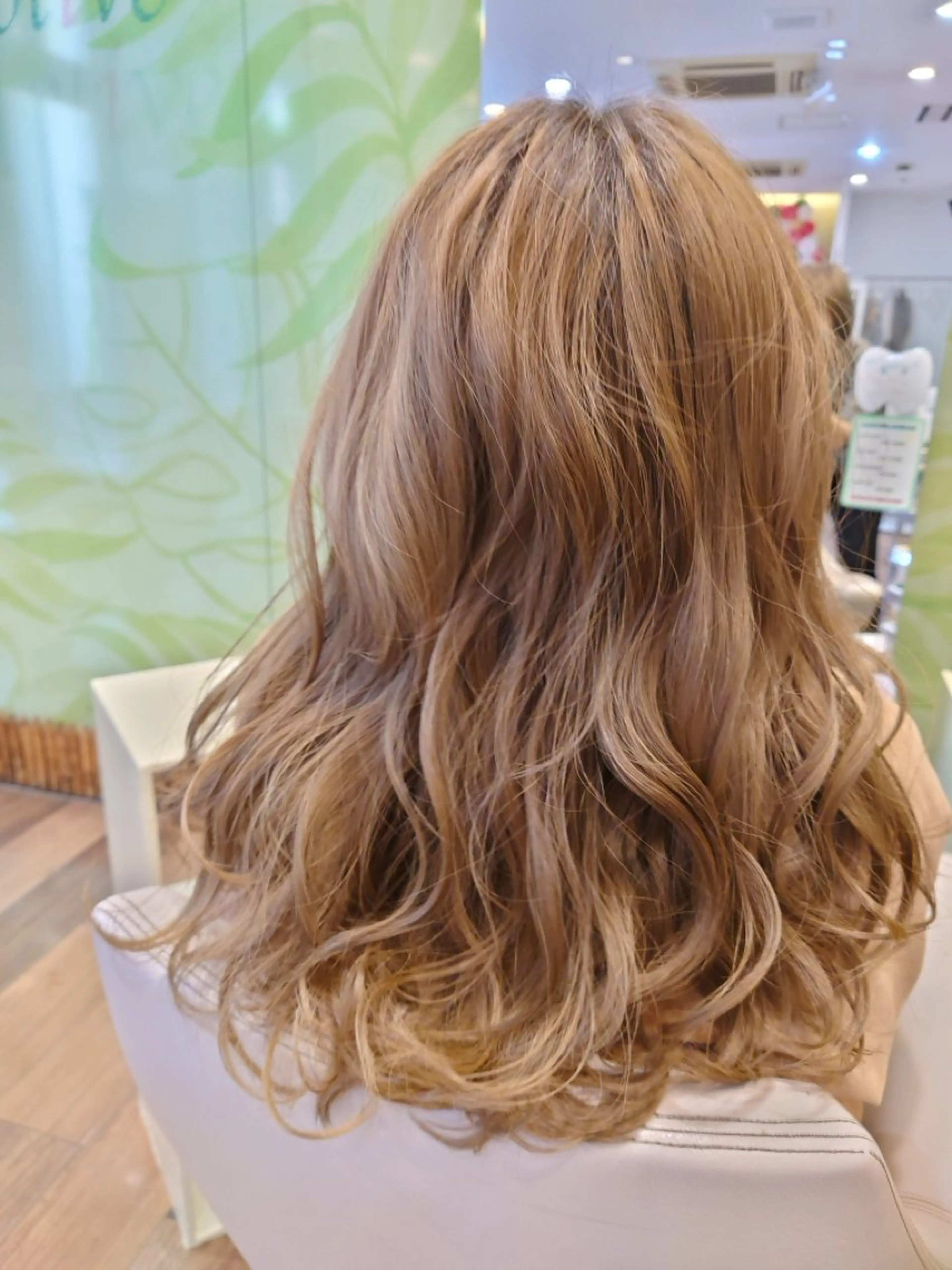 ロング タニモト ミユキのヘアスタイル