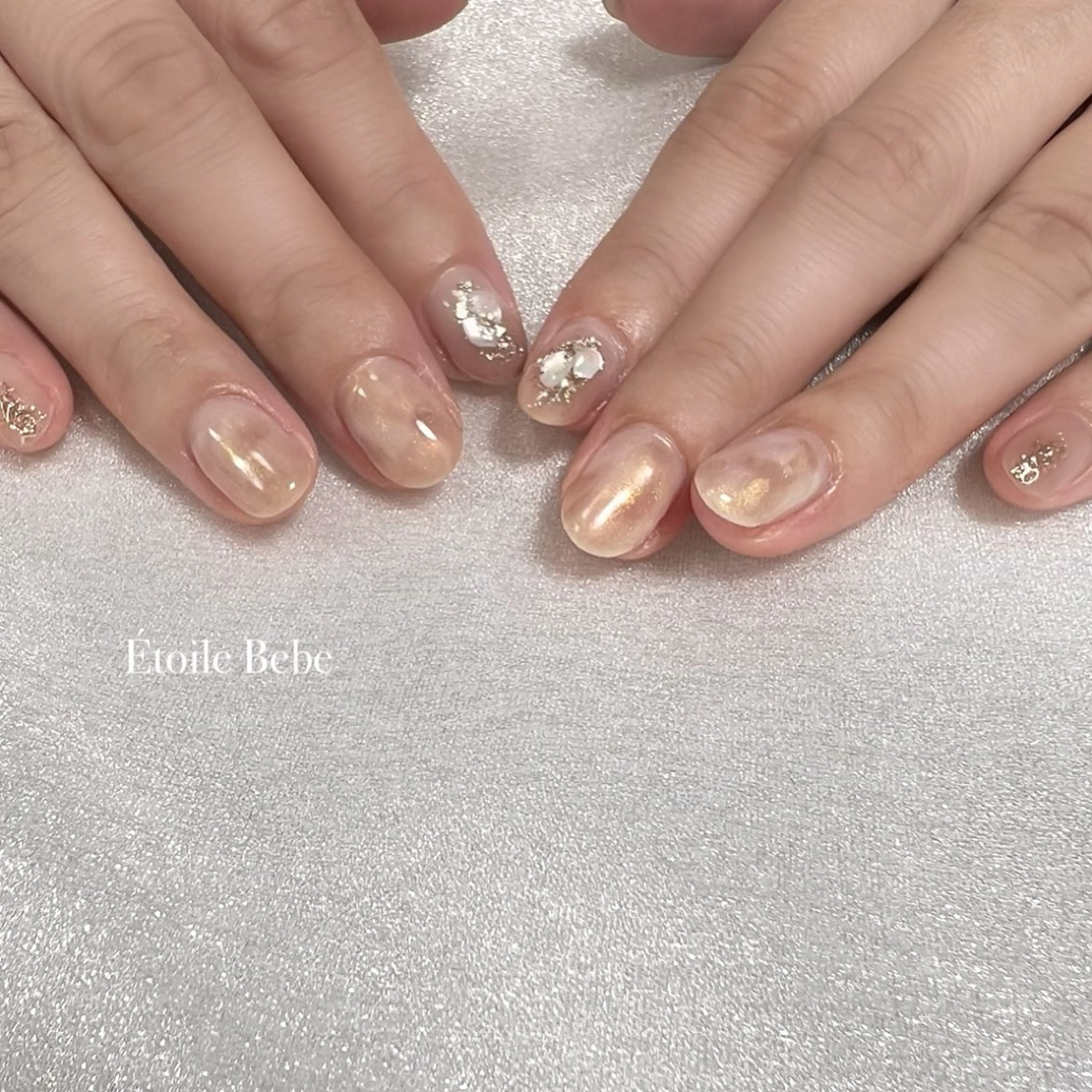 ショート ネイル ニュアンスネイル ピンク 夏ネイル ホワイト ハンドネイル フットネイル Étoile Bebeのエステ・リラクイメージ
