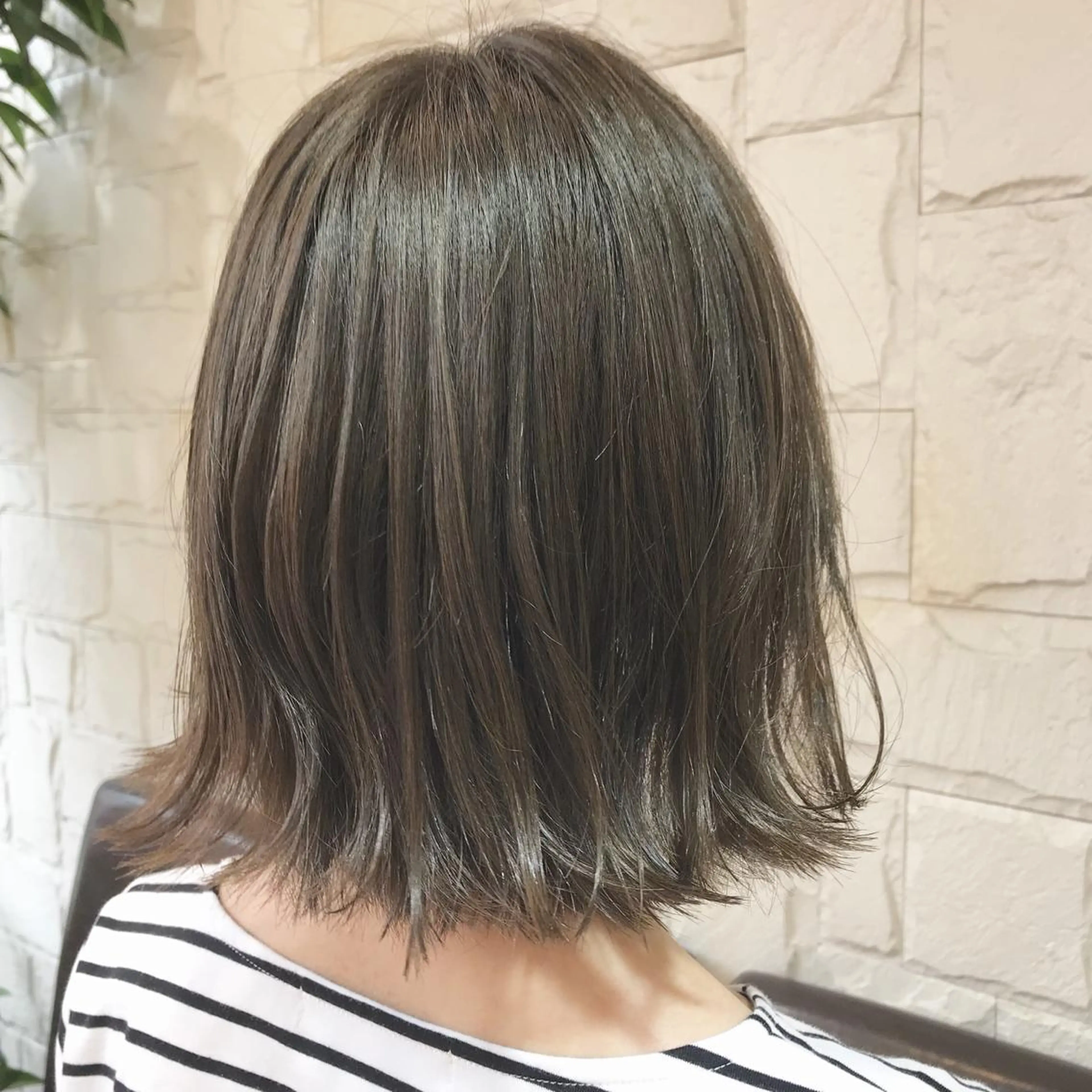 ミディアム カラー ベージュカラー 外ハネヘア 🥛洒落髪小顔cut なら龍崎🥛のヘアスタイル