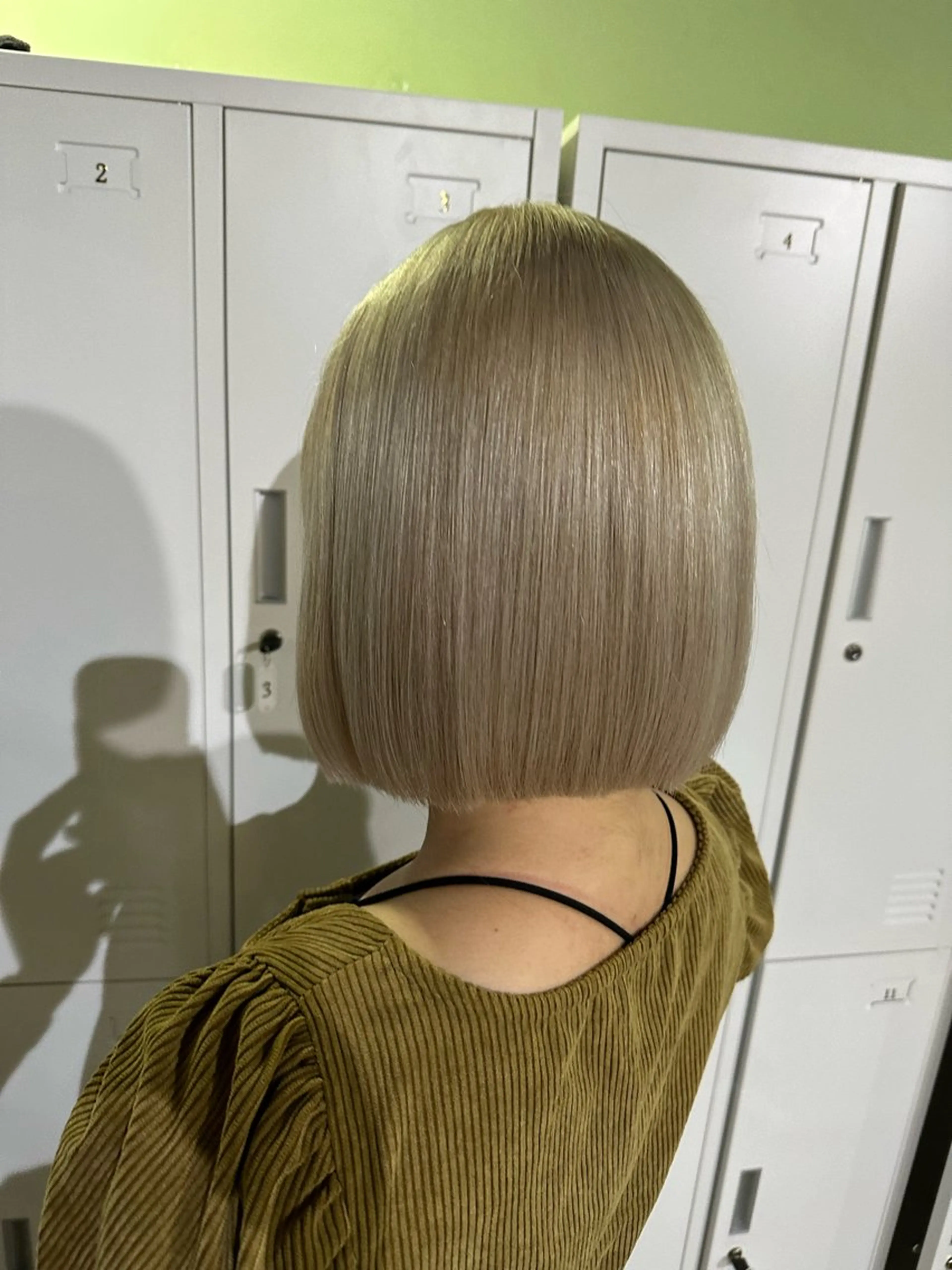 ミディアム yelm所属・🫒オリーブカラー ミディアムレイヤー✨のヘアスタイル