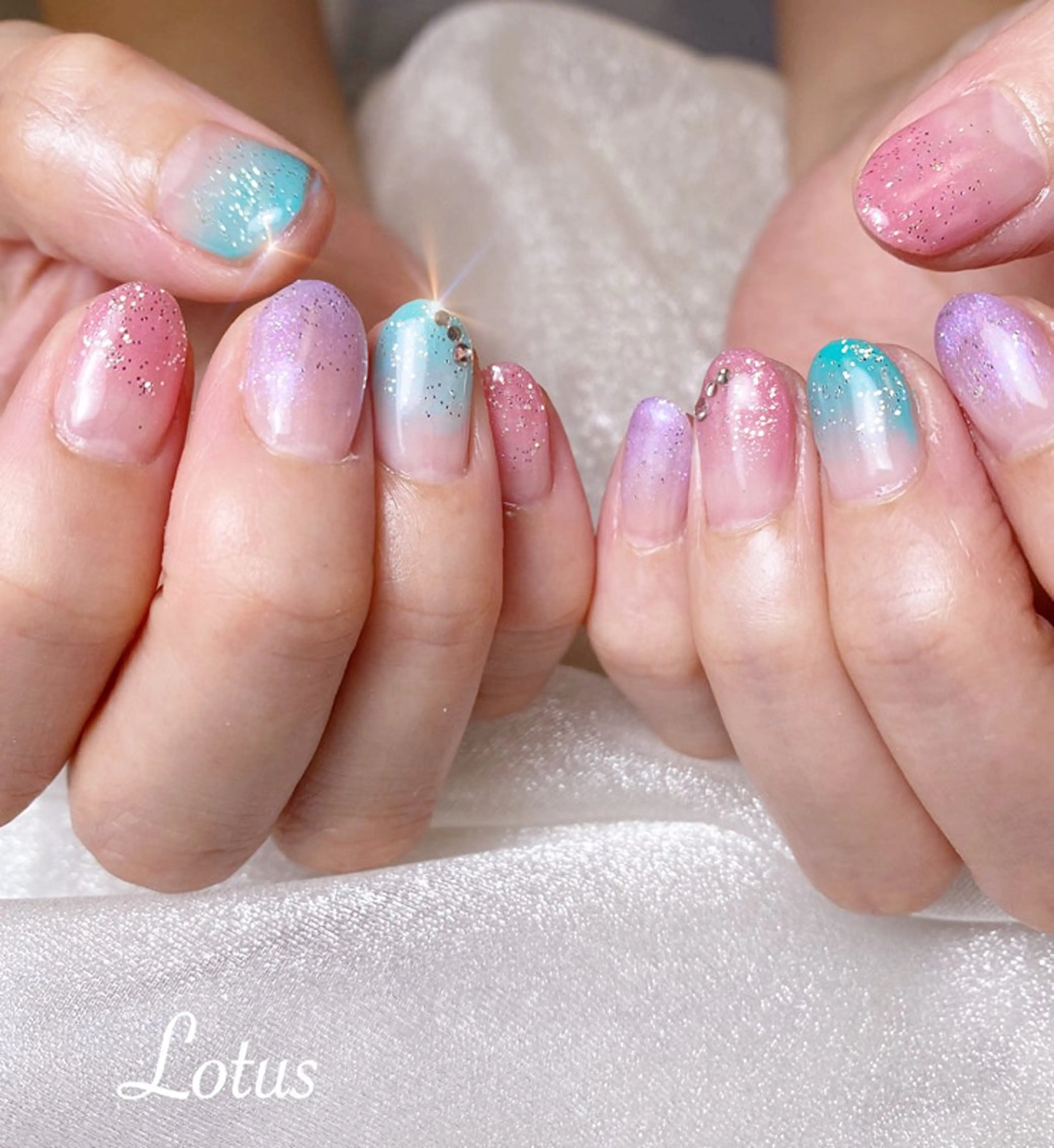 ネイル ハンドネイル Lotus 🌸のネイルデザイン